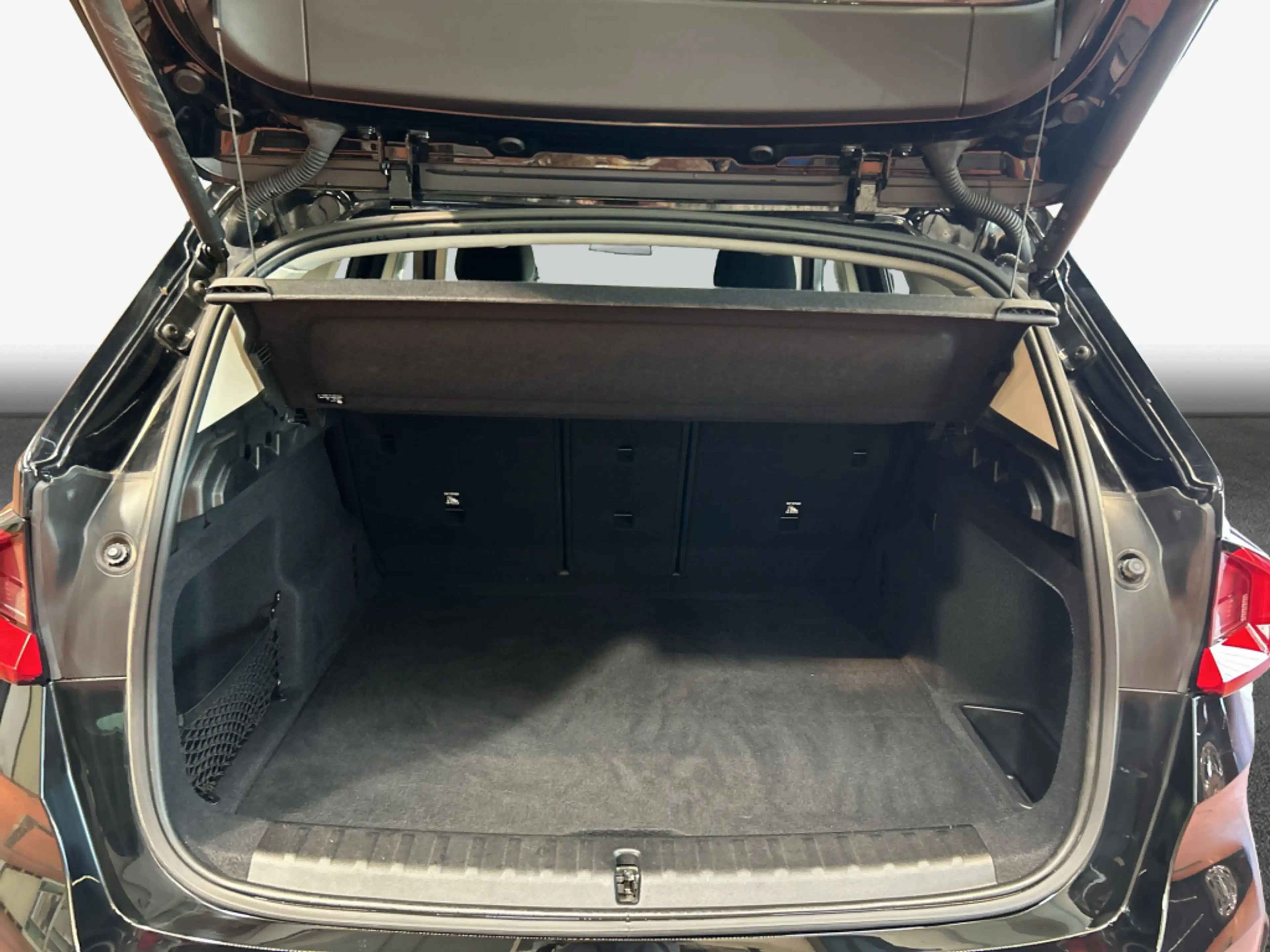 BMW iX1 xDrive30, AHK, LED, SHZ — photo 10