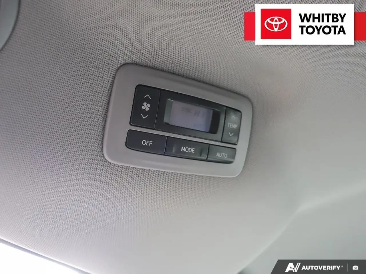 Toyota Sienna снимка Toyota Sienna
