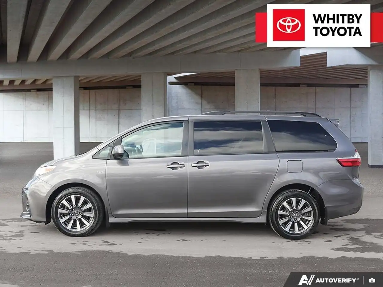 Toyota Sienna снимка Toyota Sienna