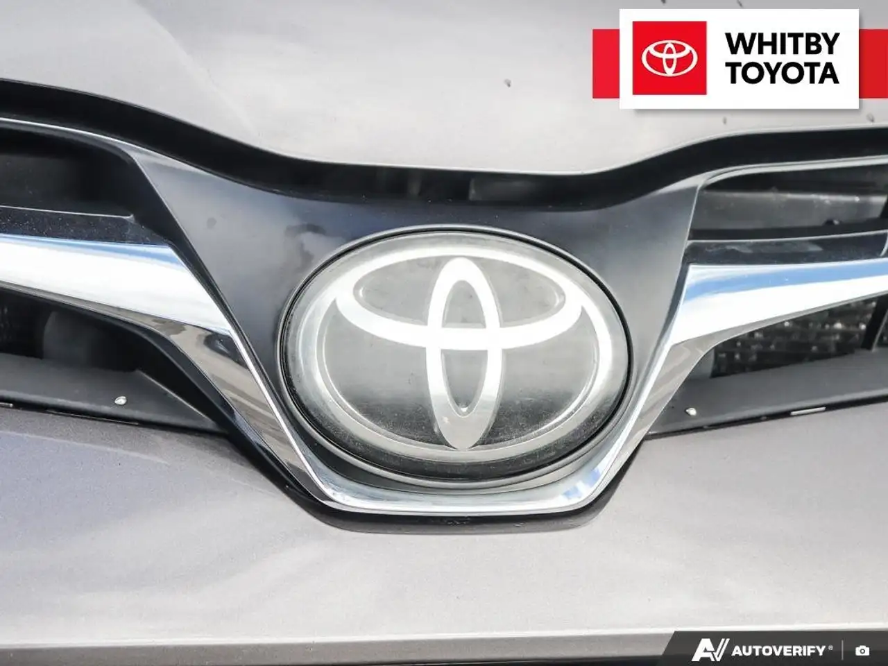 Toyota Sienna снимка Toyota Sienna