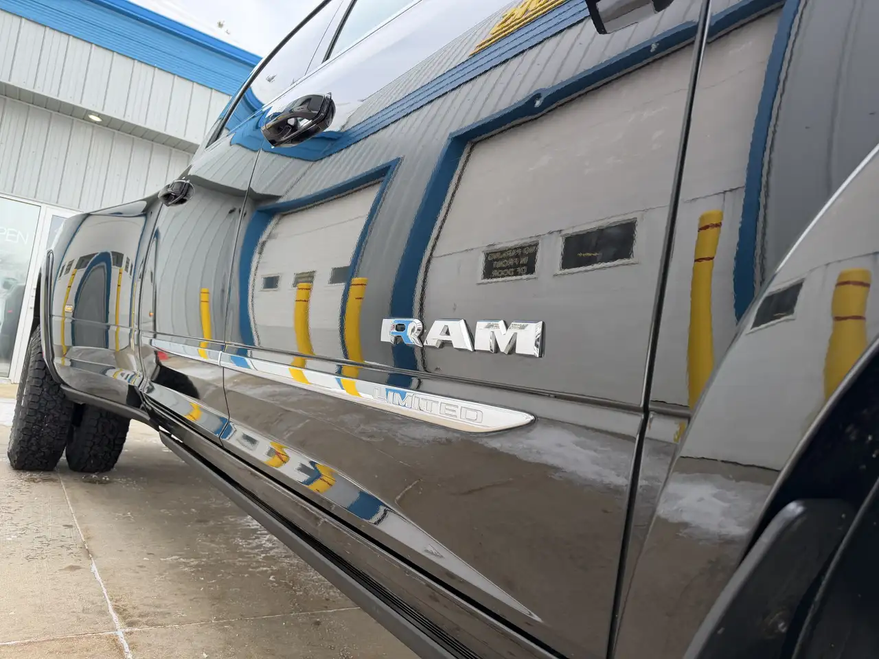 RAM 3500 снимка RAM 3500