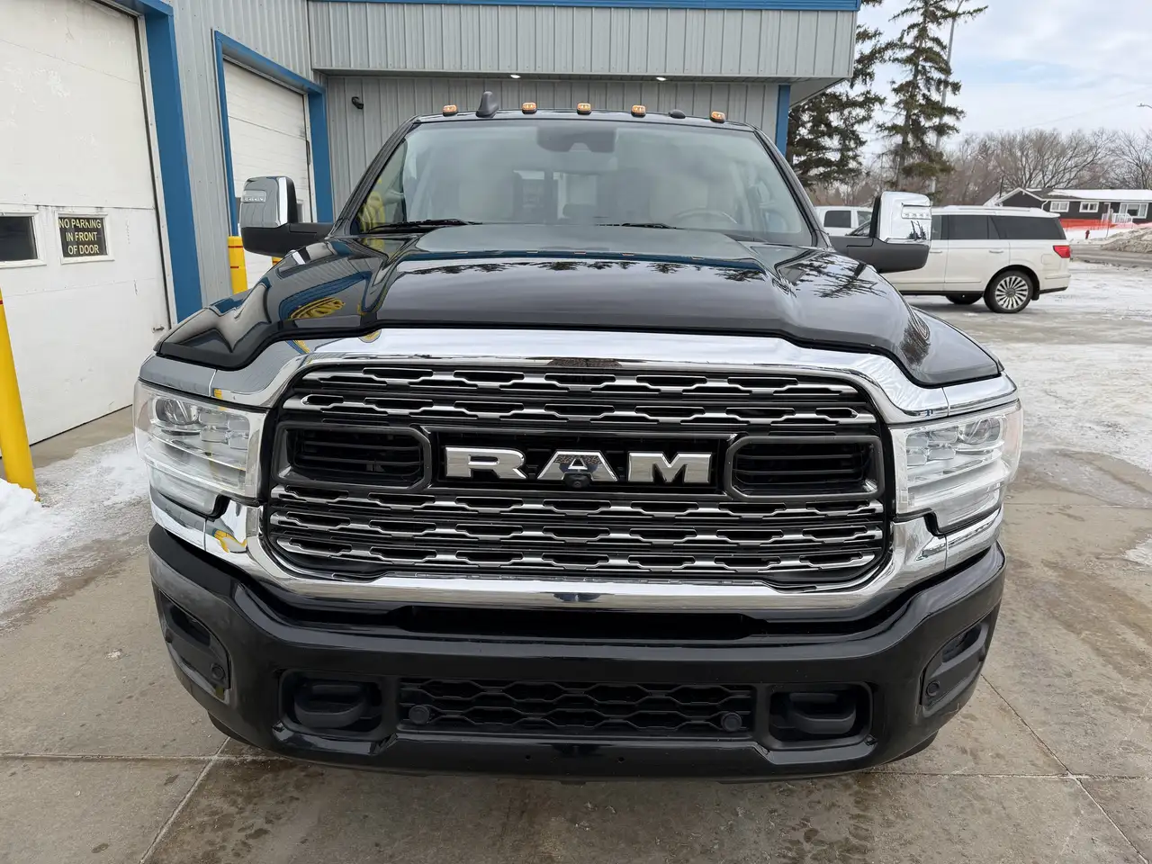 RAM 3500 снимка RAM 3500