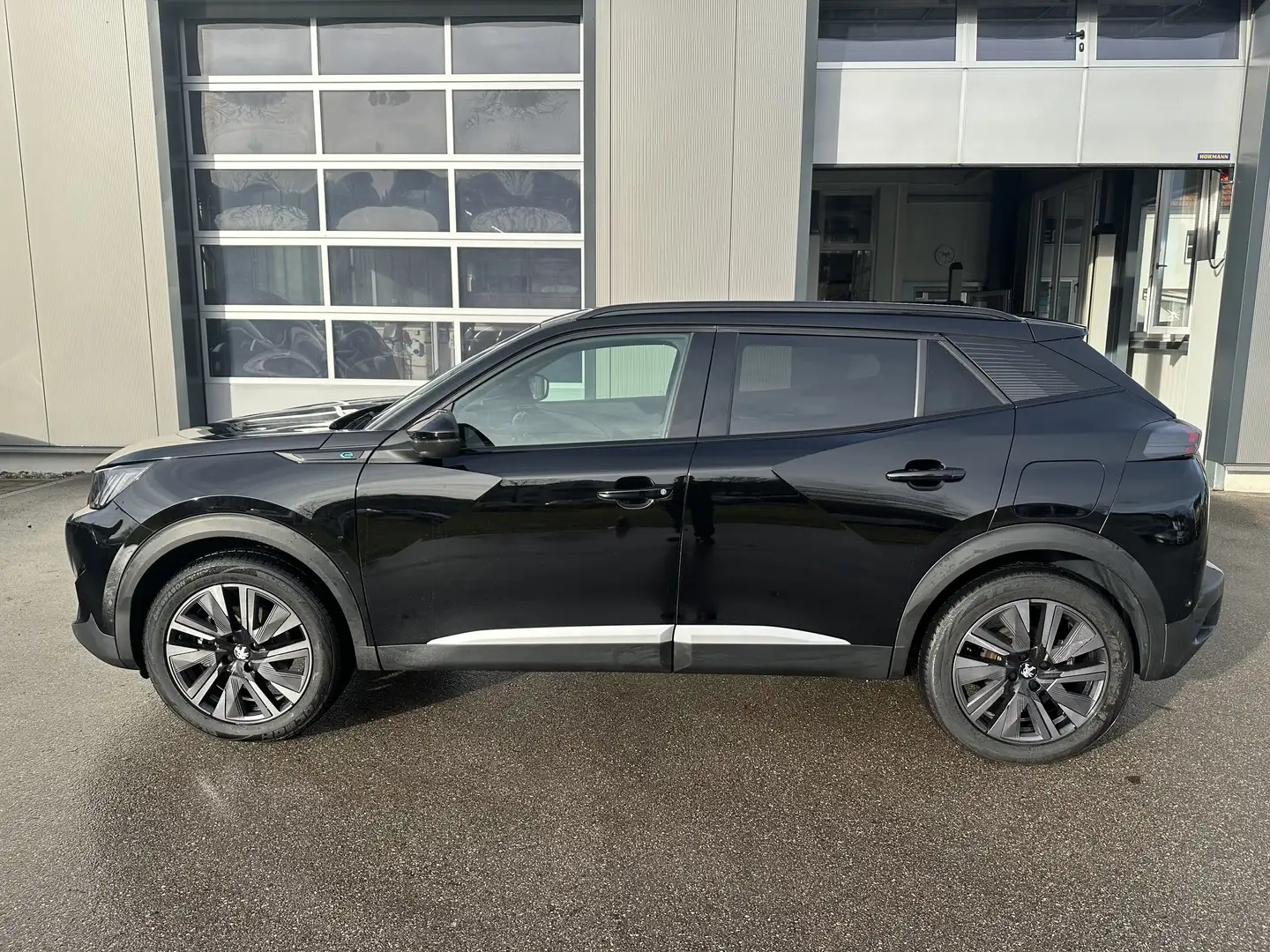 Peugeot e-2008 2008 Elektro GT Pack, Sitzheizung Schwarz - 2