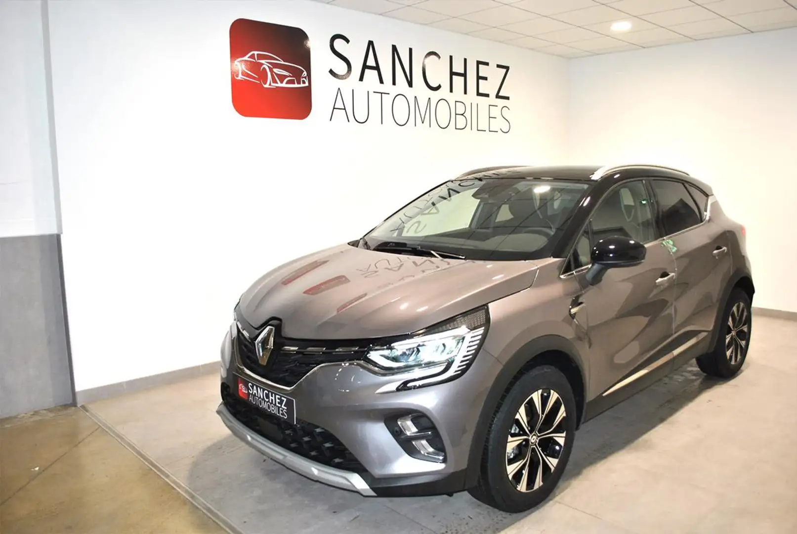 Renault Captur II 1.3 HYBRID 140 EDC TECHNO Gris - 1