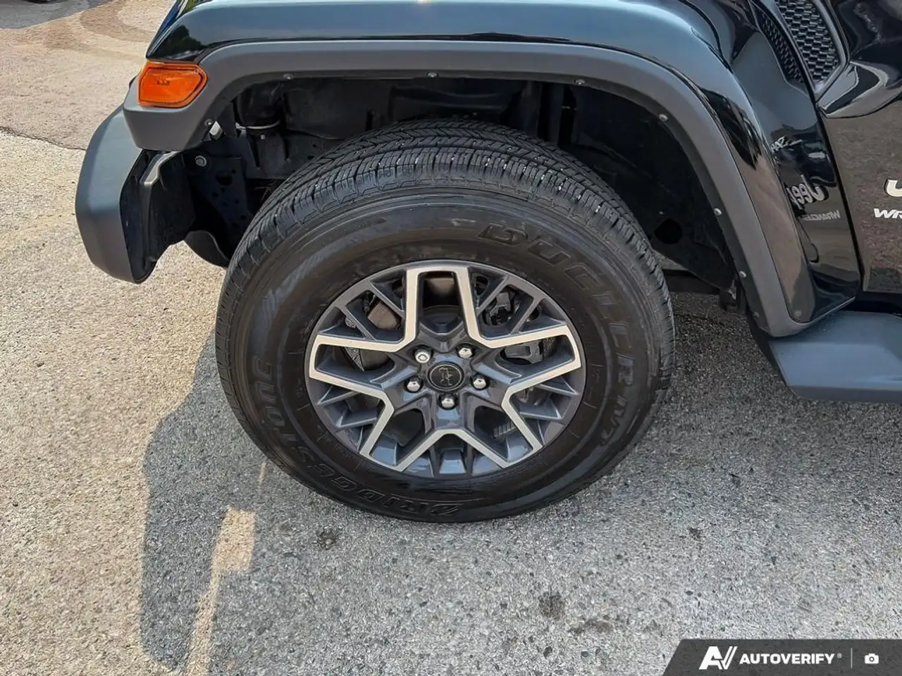 Jeep Wrangler снимка Jeep Wrangler