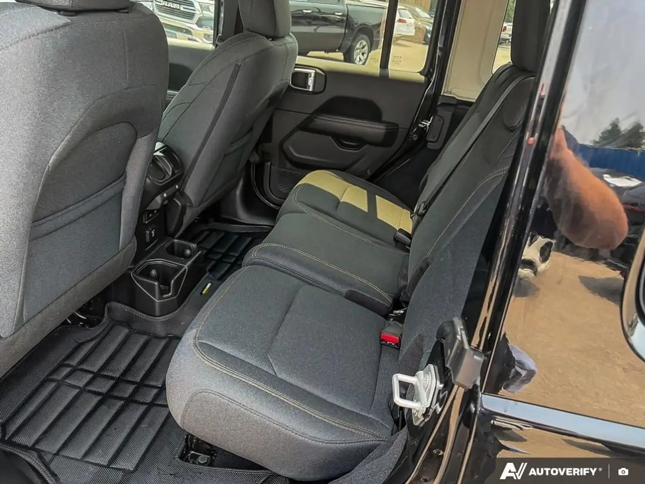 Jeep Wrangler снимка Jeep Wrangler