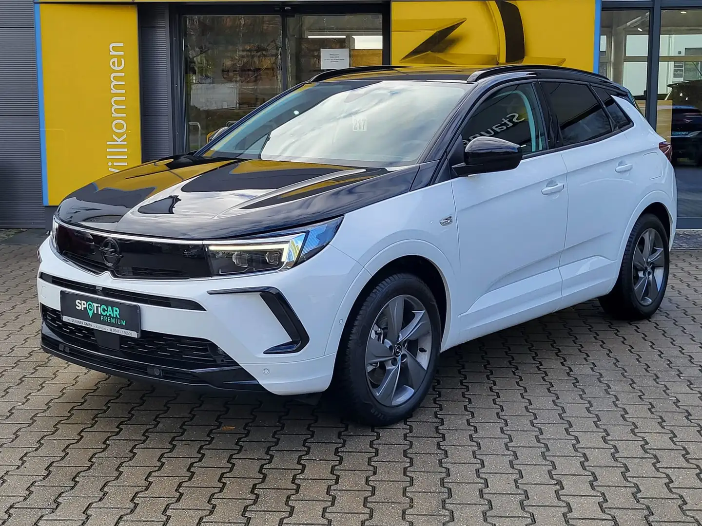 Opel Grandland GSe AWD *LEDER*360°KAMERA*NAVI PRO*SITZKLIMA* Weiß - 2
