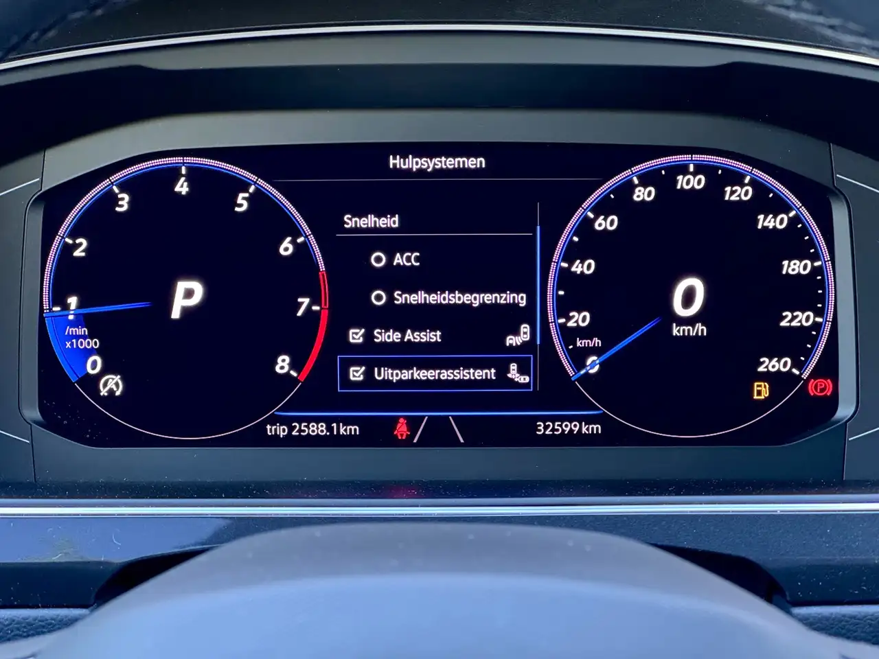 Volkswagen Tiguan 1.5 TSI R-Line Pano/Trekhaak/360/Sfeer 23