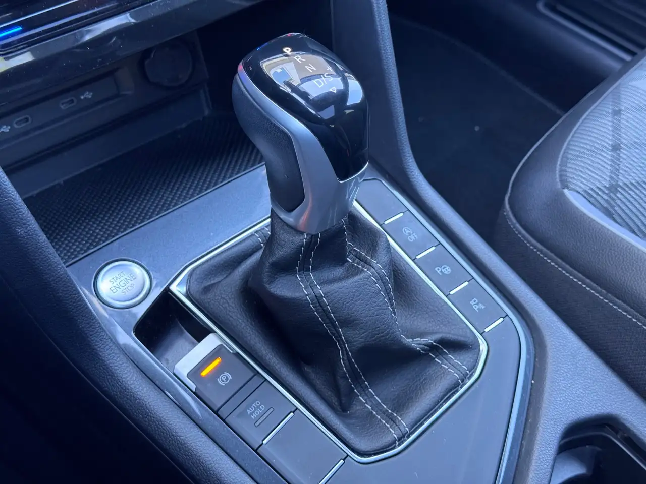 Volkswagen Tiguan 1.5 TSI R-Line Pano/Trekhaak/360/Sfeer 17