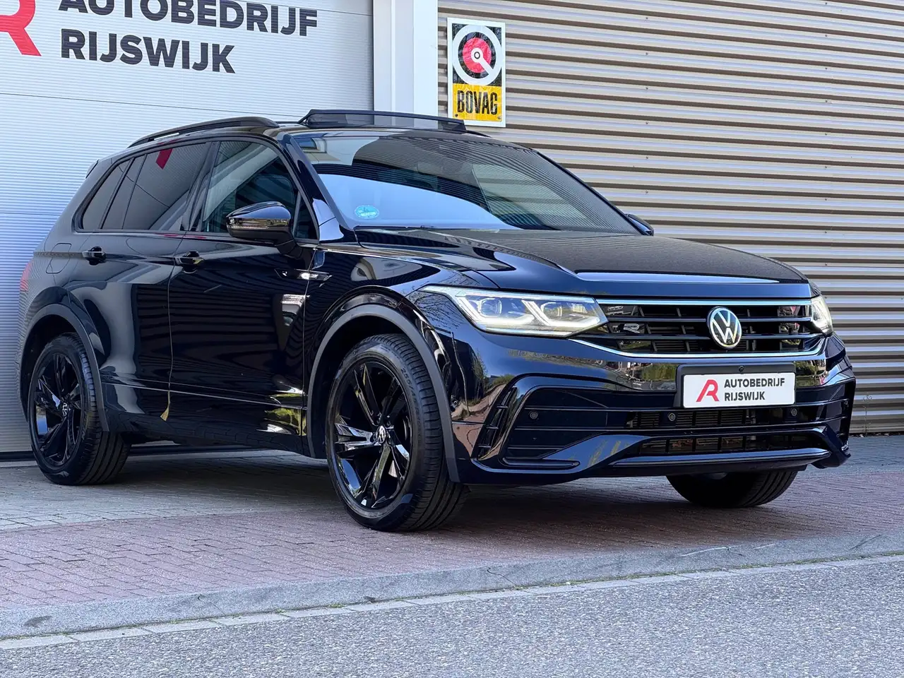 Volkswagen Tiguan 1.5 TSI R-Line Pano/Trekhaak/360/Sfeer 9