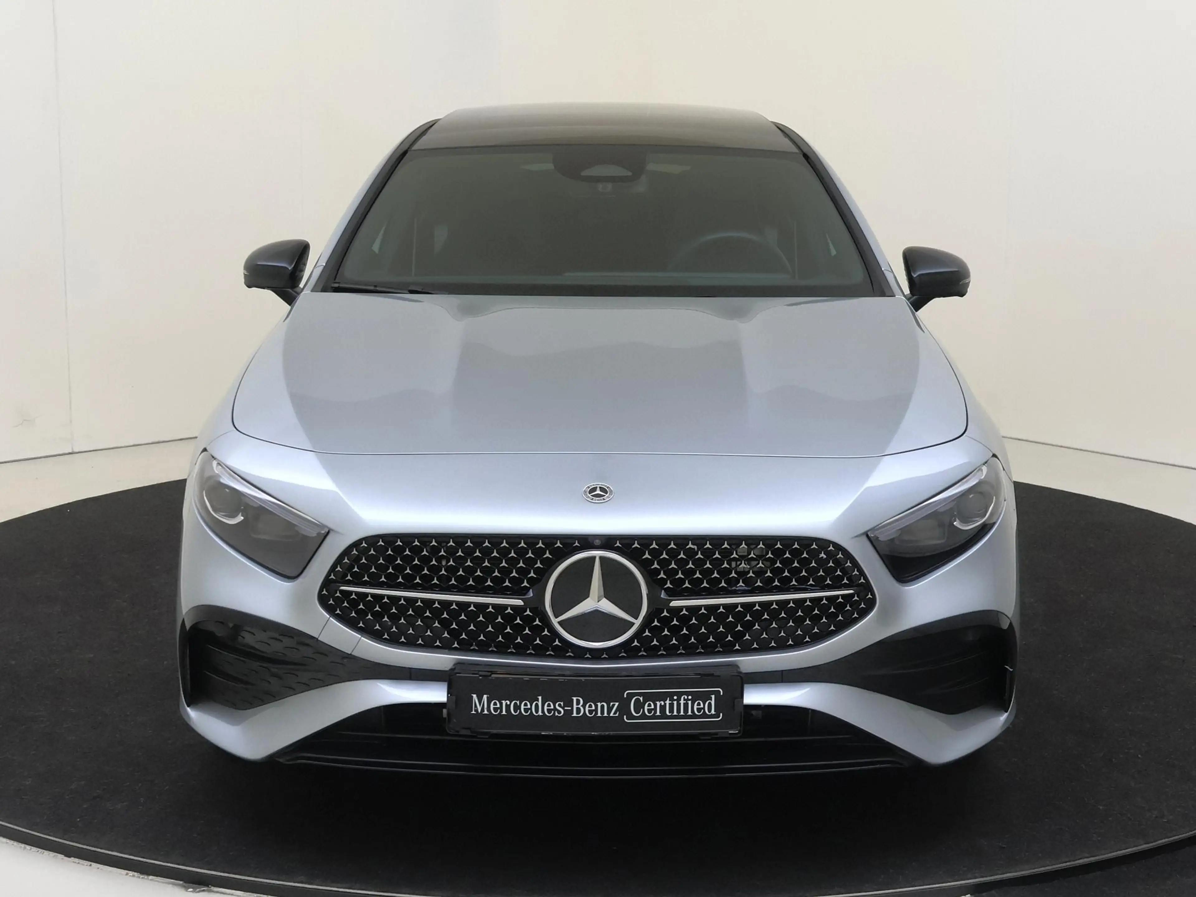Mercedes-Benz A 250 e Business Solution AMG / Panaromadak / Headup-Dis — photo 6