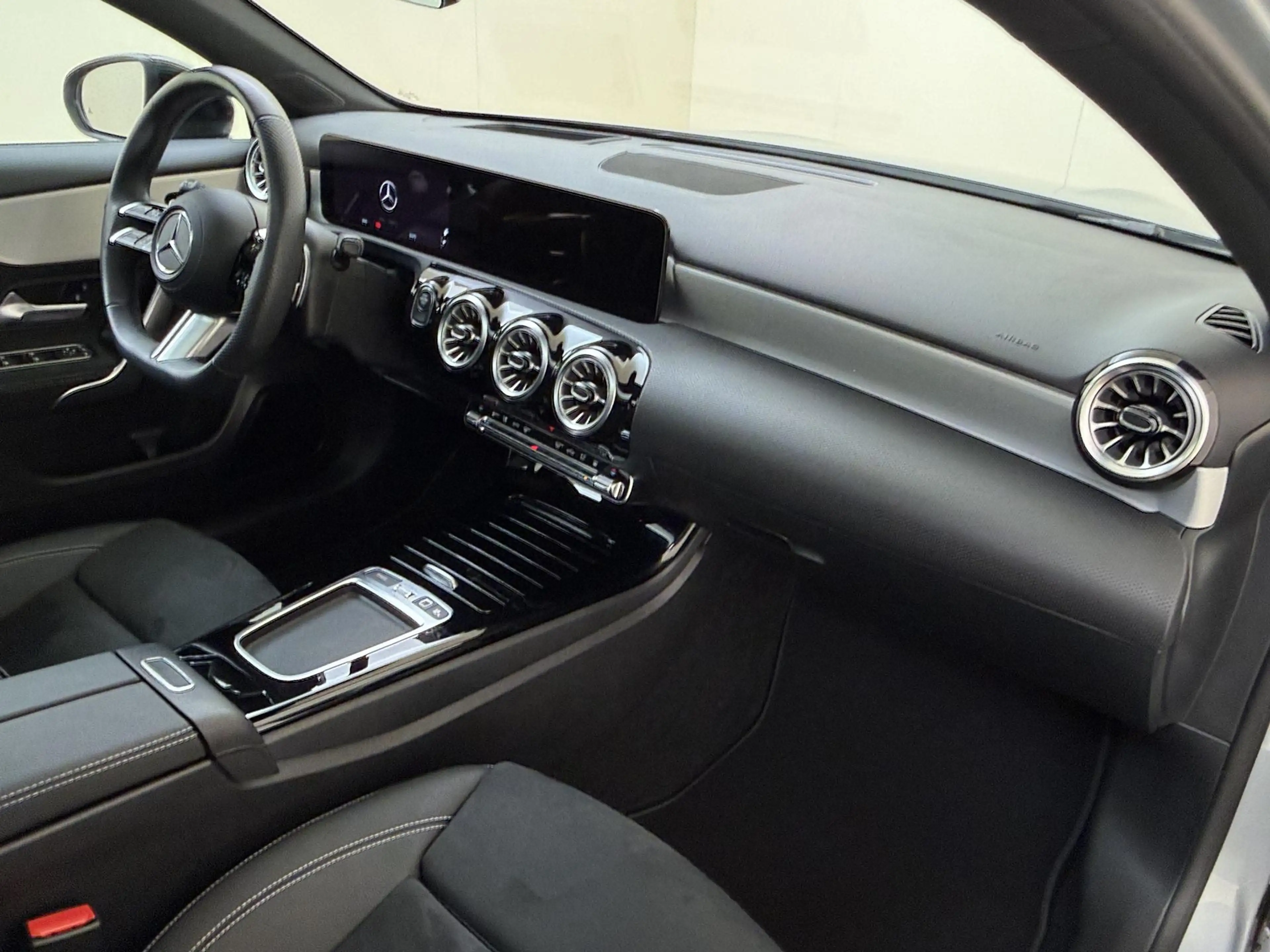 Mercedes-Benz A 250 e Business Solution AMG / Panaromadak / Headup-Dis — photo 5