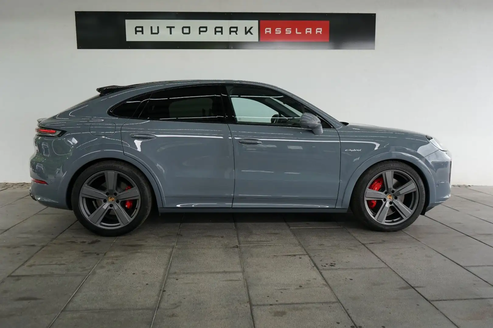 Porsche Cayenne Coupe S E-Hybrid*SportDesign*5x Display! Grigio - 2