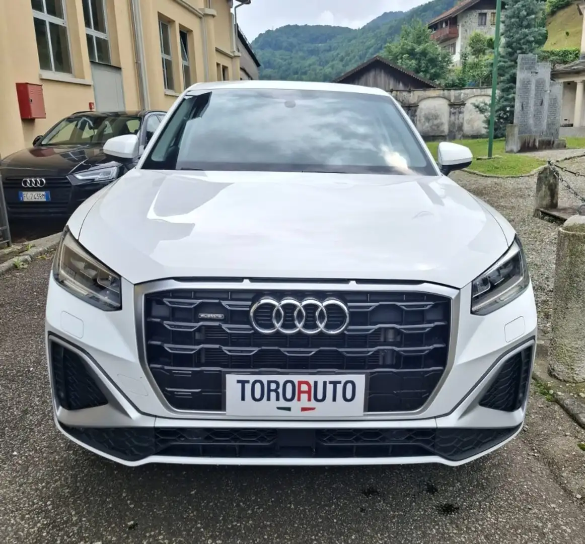 Audi Q2 35 TDI quattro S tronic S line Edition Bianco - 2