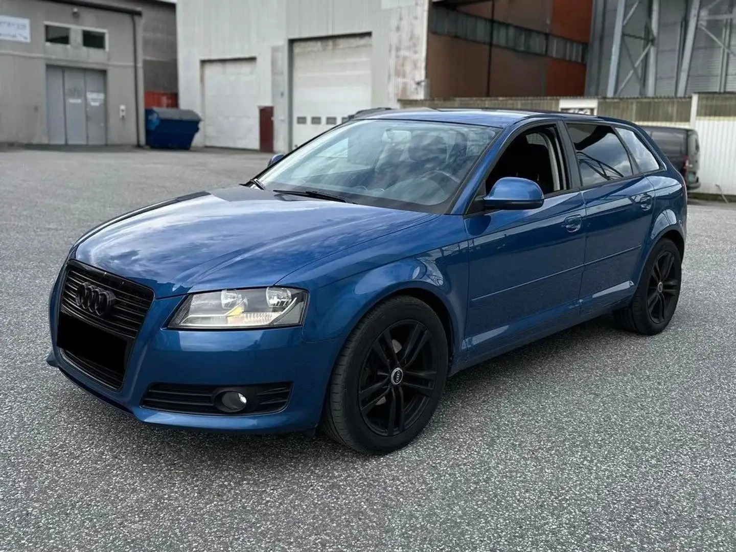 Audi A3 A3 Sportback 1.9 TDi Ambiente DPF S tronic Blauw - 2