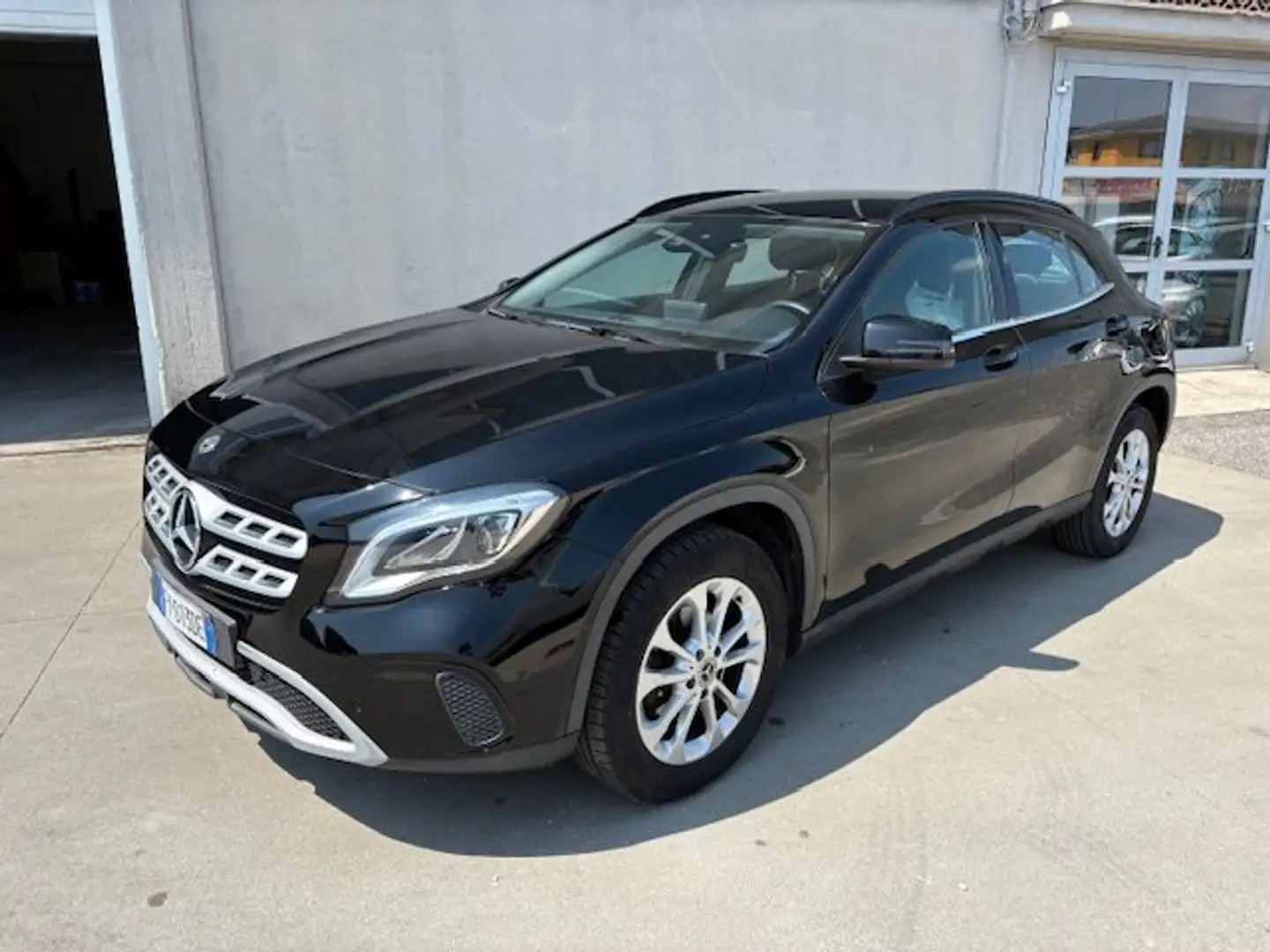 Mercedes-Benz GLA 200 GLA 200 d Sport auto Nero - 1