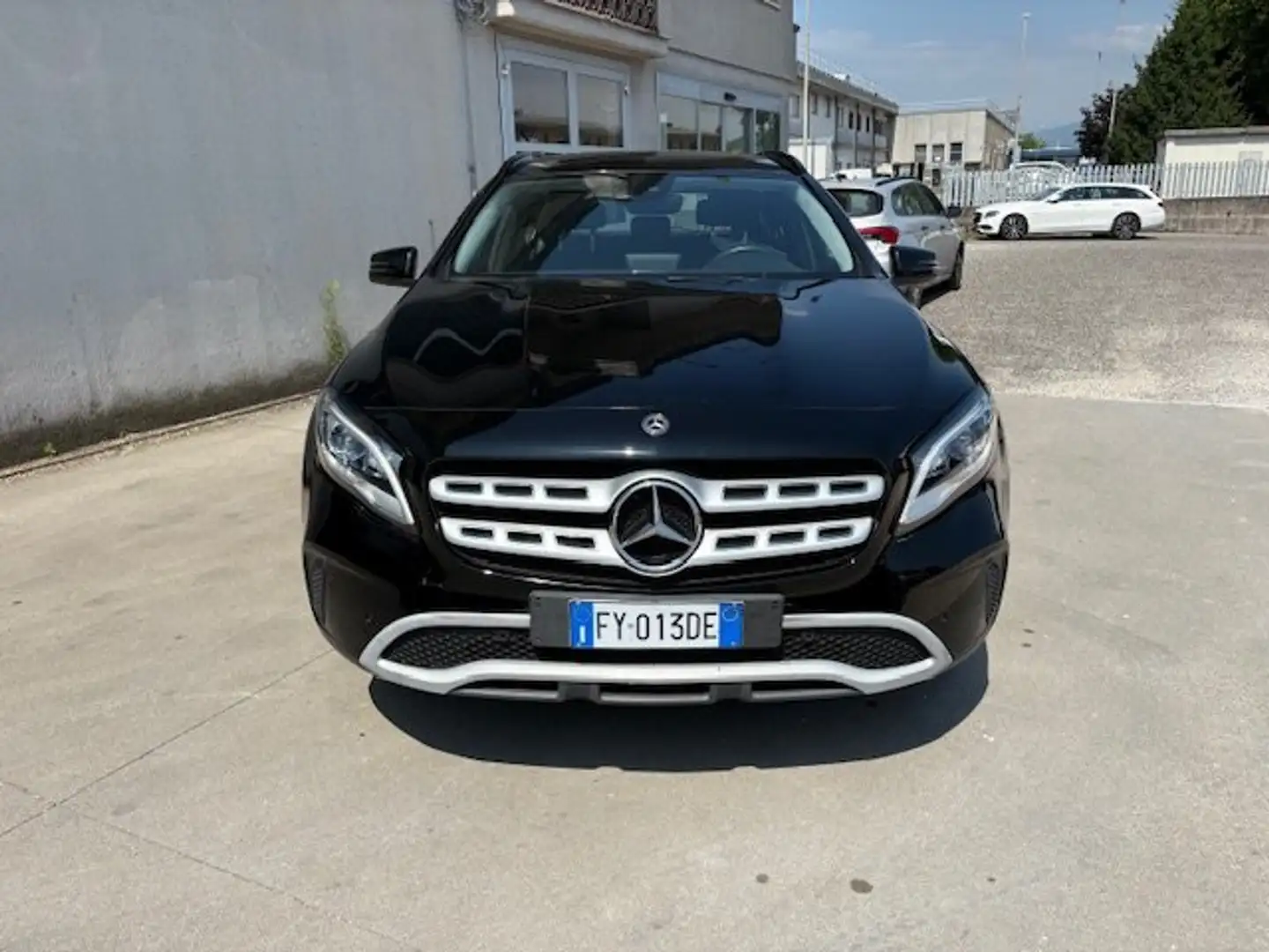 Mercedes-Benz GLA 200 GLA 200 d Sport auto Nero - 2