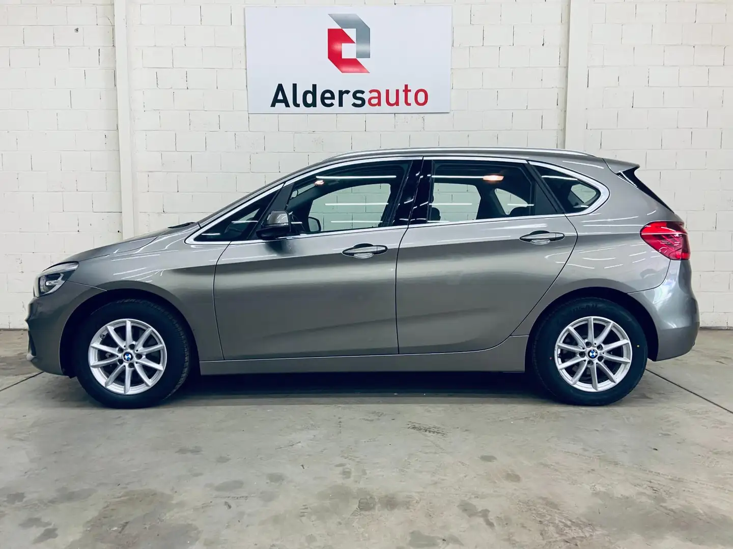 BMW 218 2-serie Active Tourer 218i Executive Panorama Navi Grijs - 2