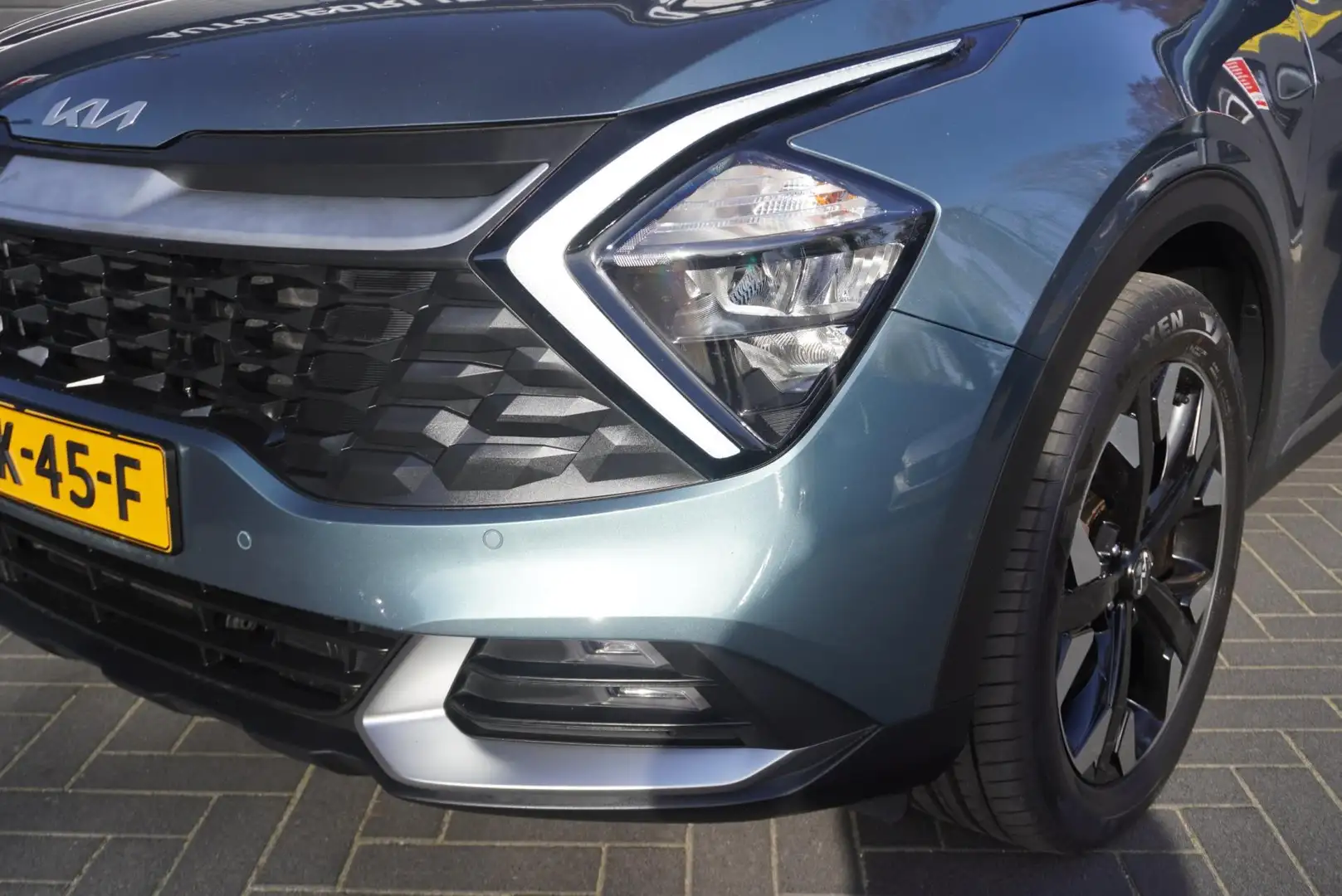 Kia Sportage 1.6 T-GDi Plug-in Hybrid AWD Aut/Camera/Carplay/Na Grijs - 2