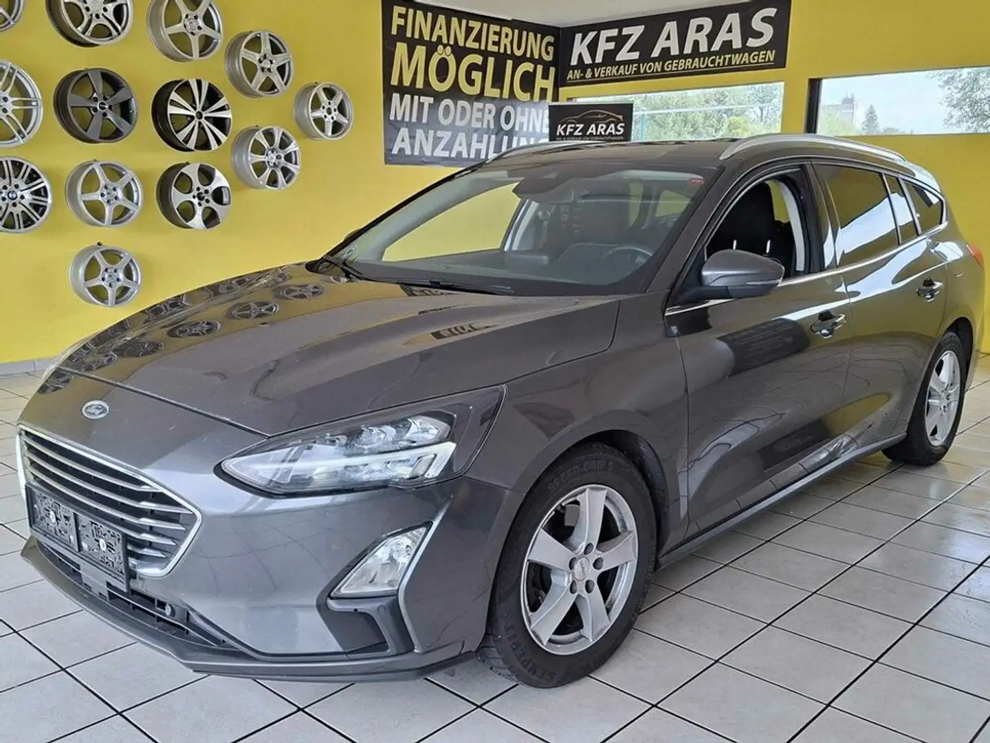 Ford Focus Titanium TOP ZUSTAND, LED, PDC, NAVI Grau - 1