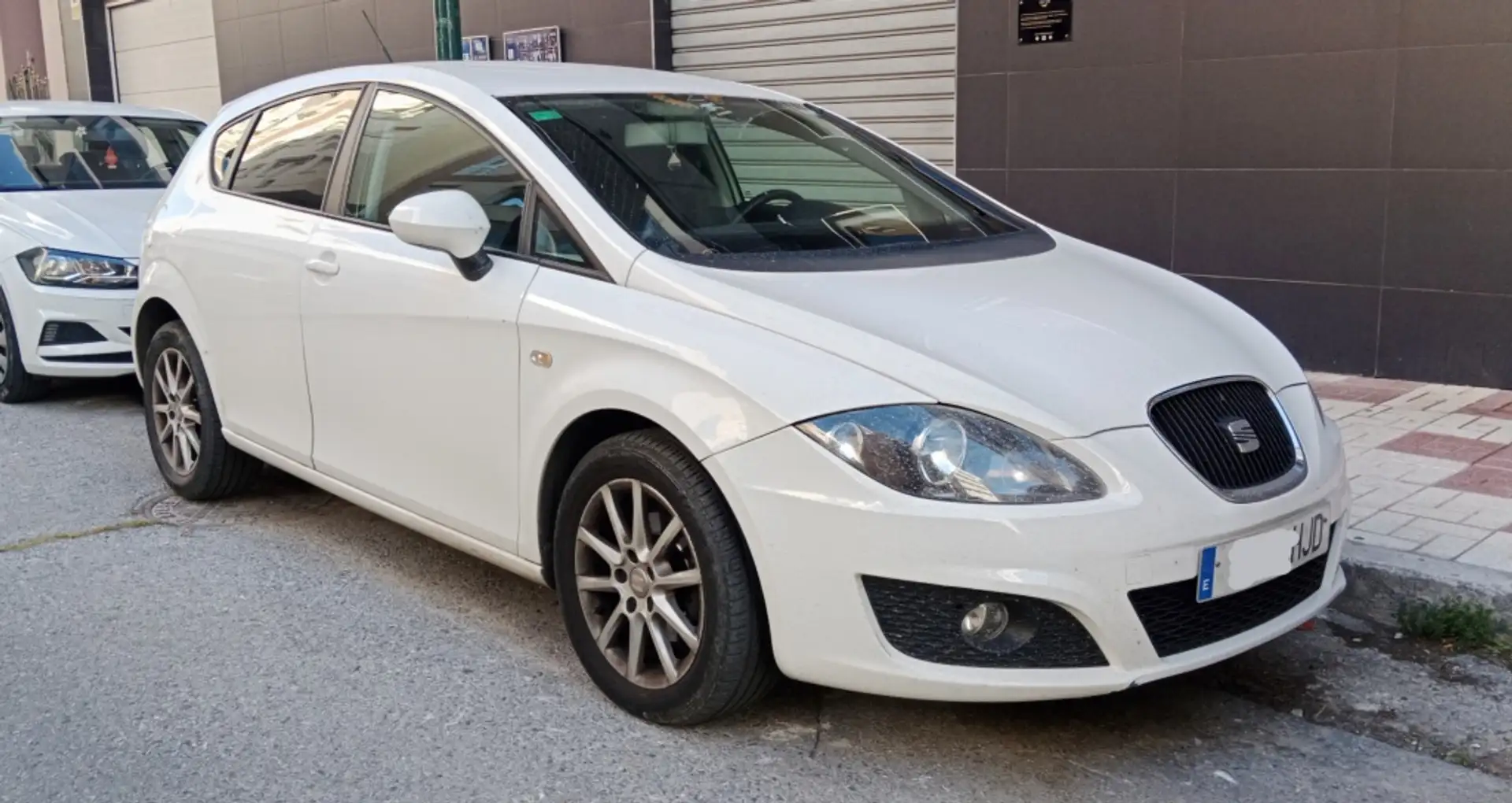 SEAT Leon 1.6TDI CR Reference Copa 90 Blanco - 1
