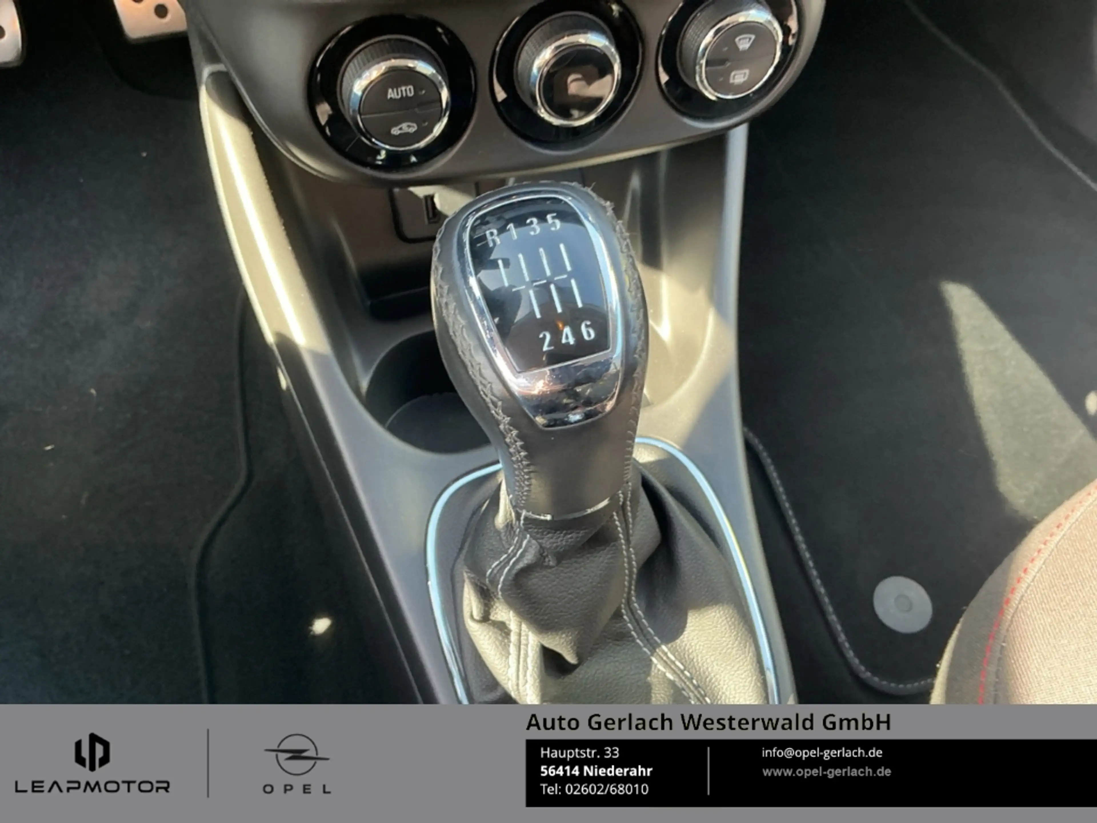 Opel Corsa E Color Edition ecoFlex Sportpaket Apple CarPlay A — photo 8