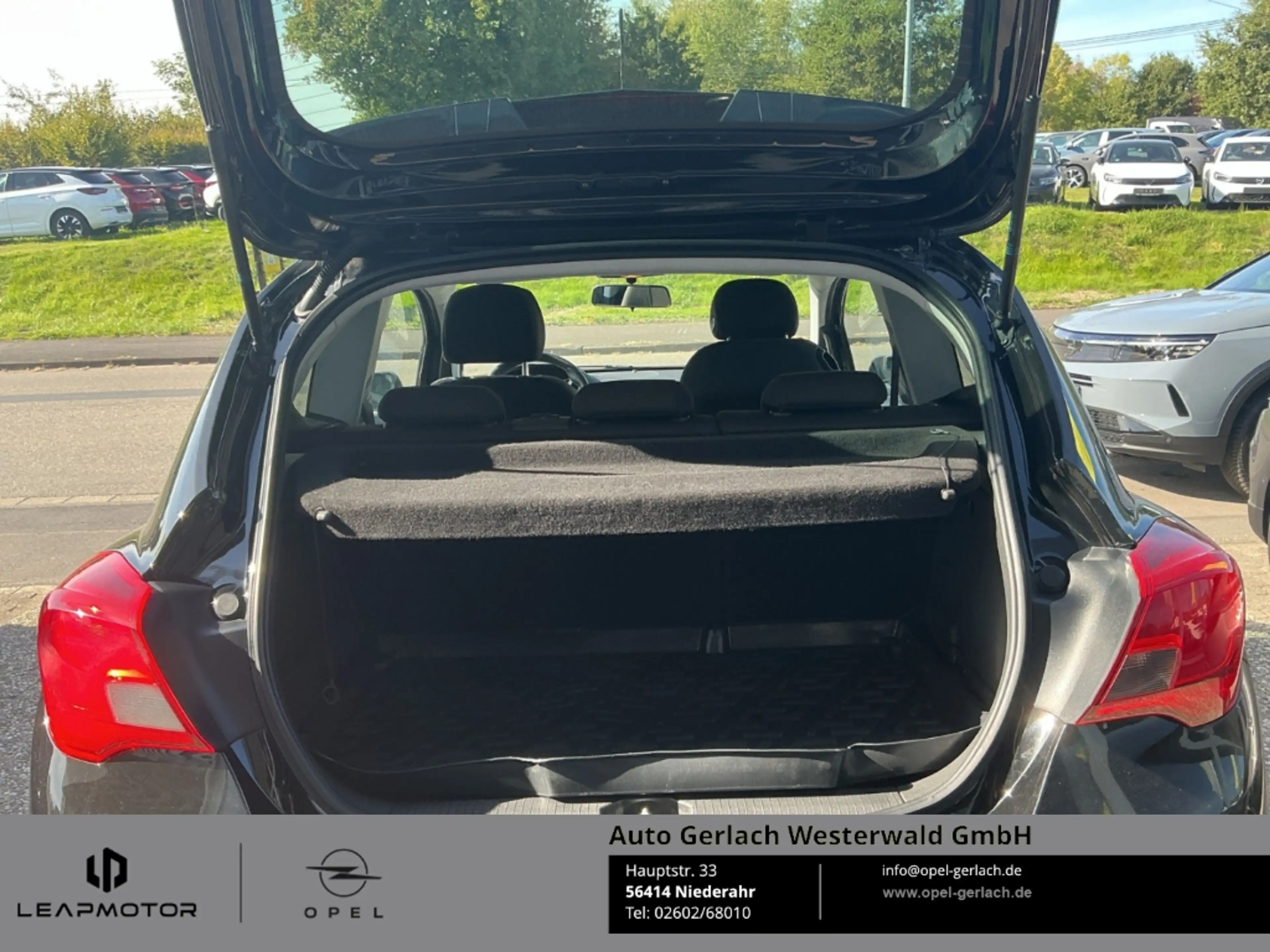 Opel Corsa E Color Edition ecoFlex Sportpaket Apple CarPlay A — photo 15