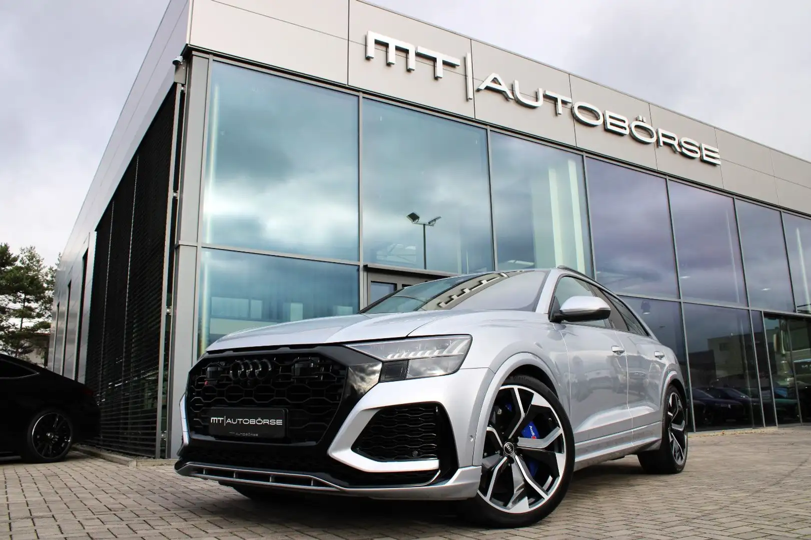 Audi RS Q8 INDIVIDUAL/B&O/DYNAMIK+/KERAMIK/23" VOLL! Silber - 1