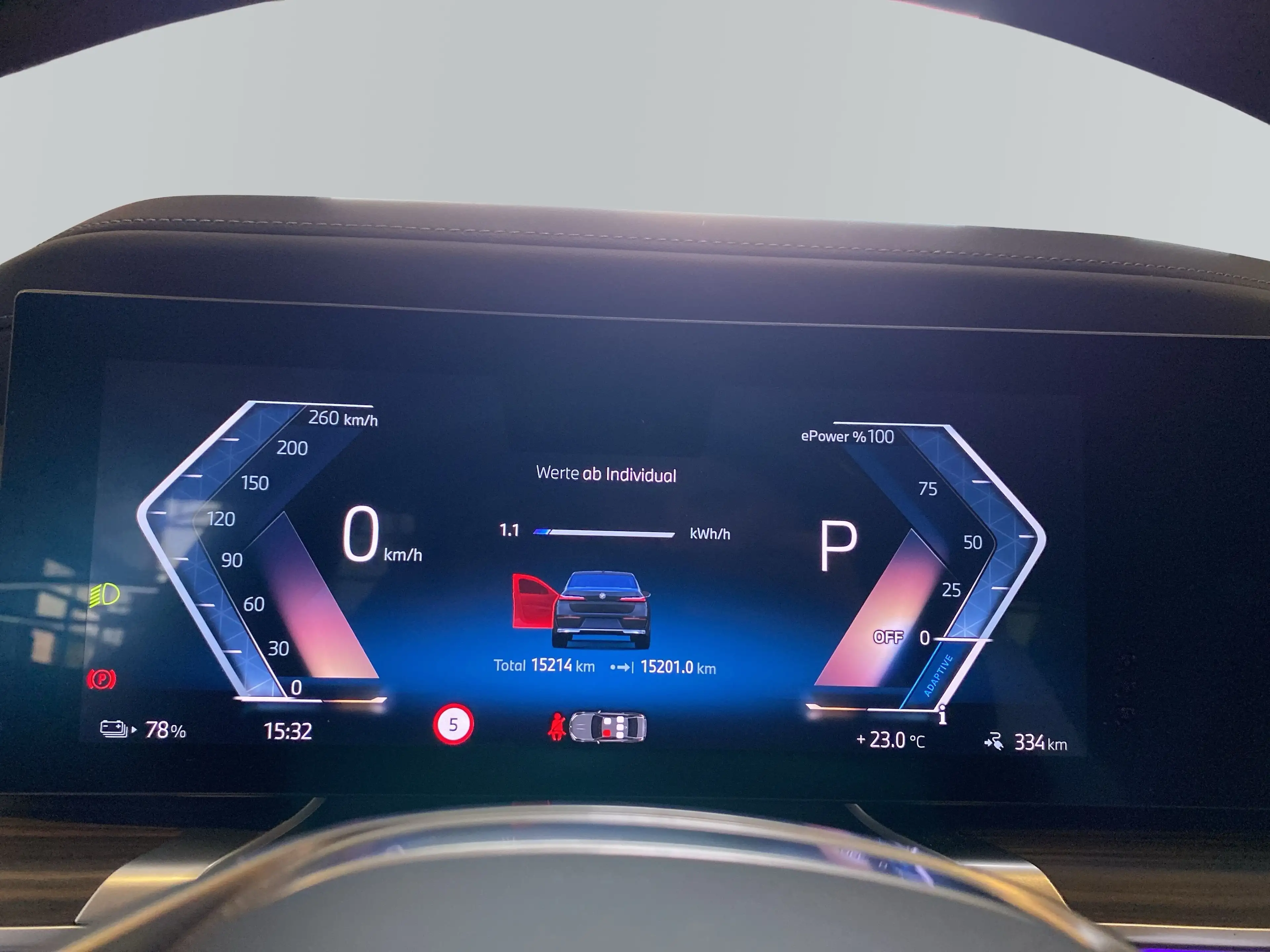 BMW i7 xDrive60 Limousine — photo 15