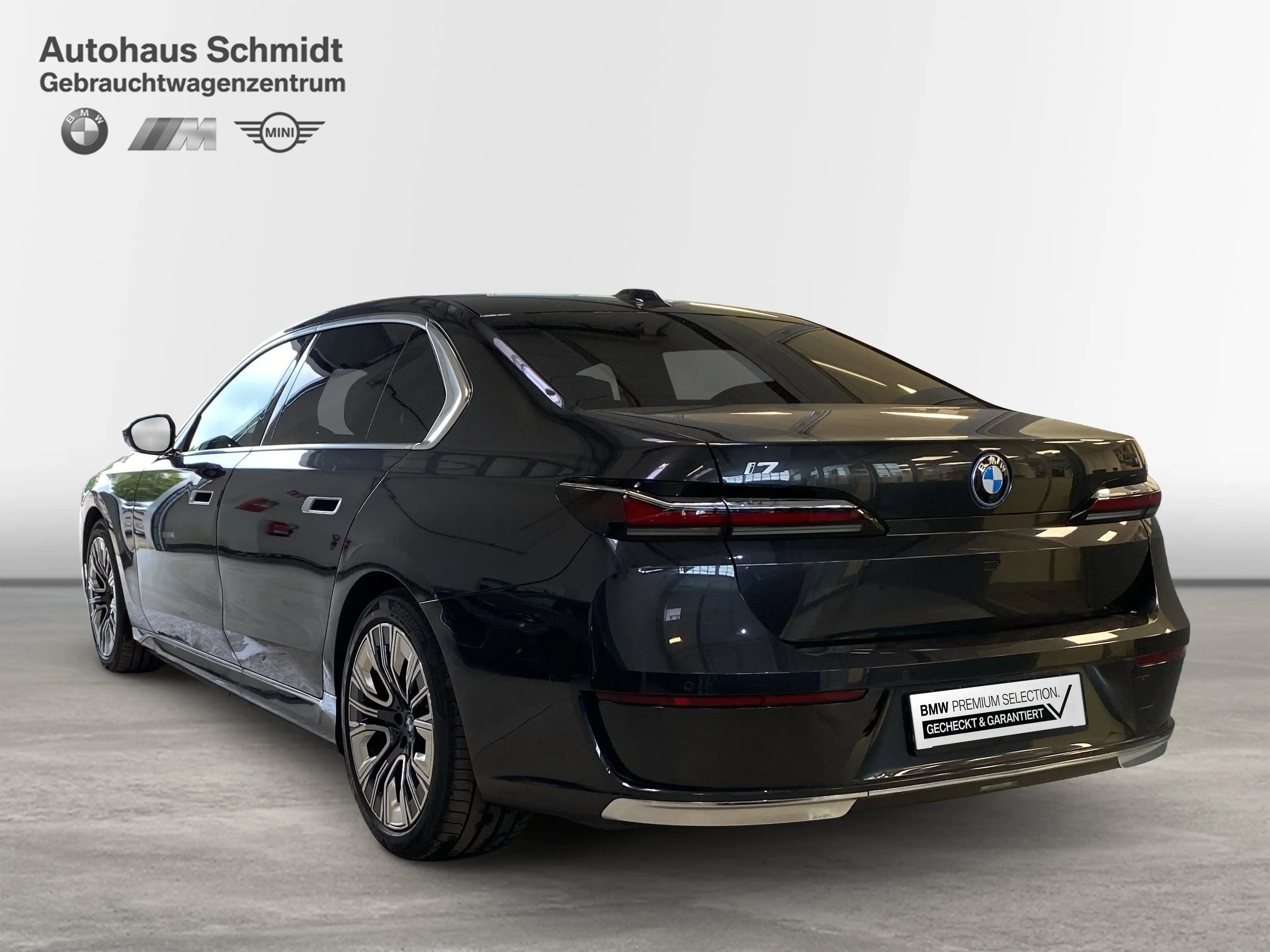 BMW i7 xDrive60 Limousine — photo 3