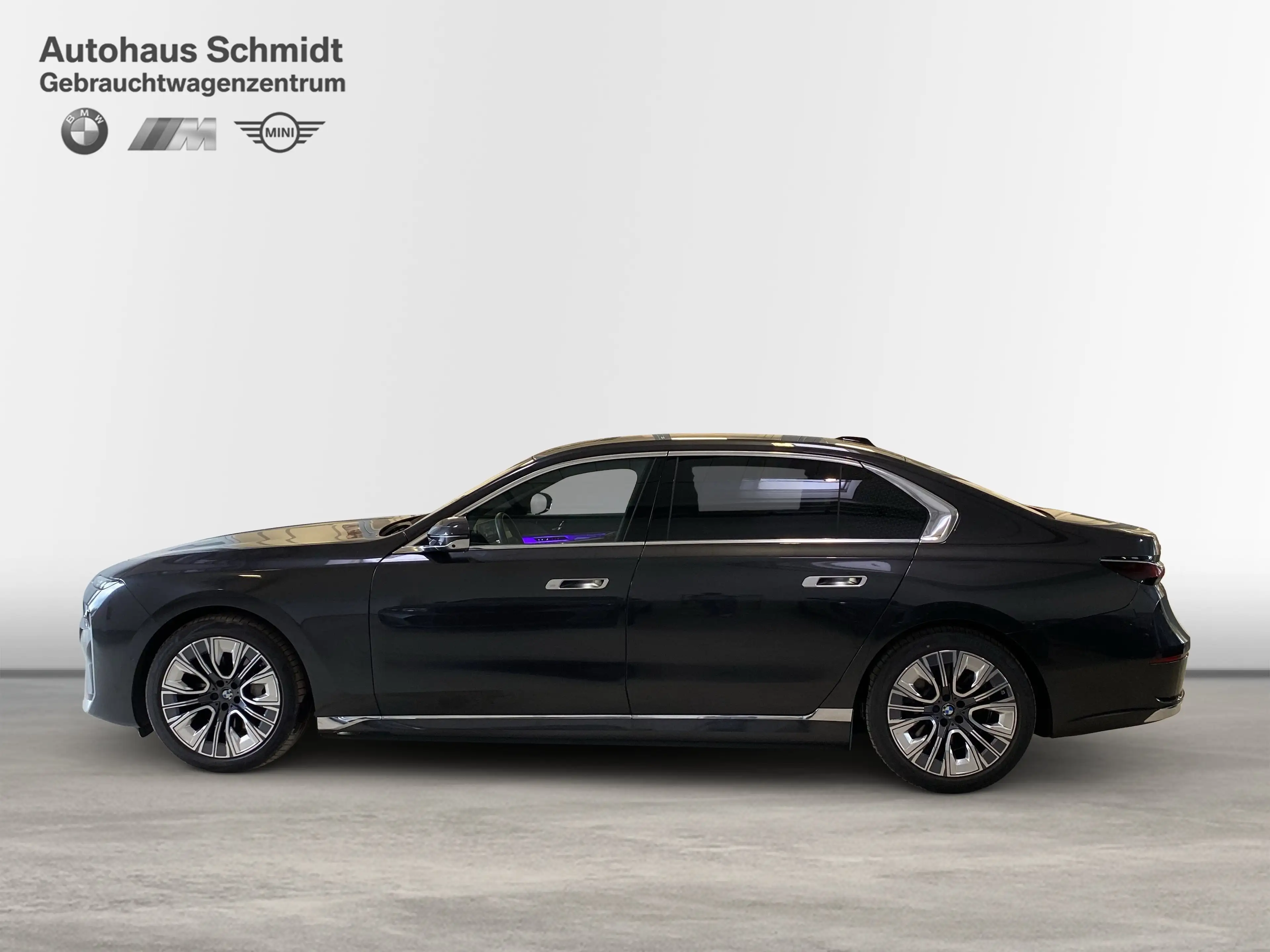 BMW i7 xDrive60 Limousine — photo 2