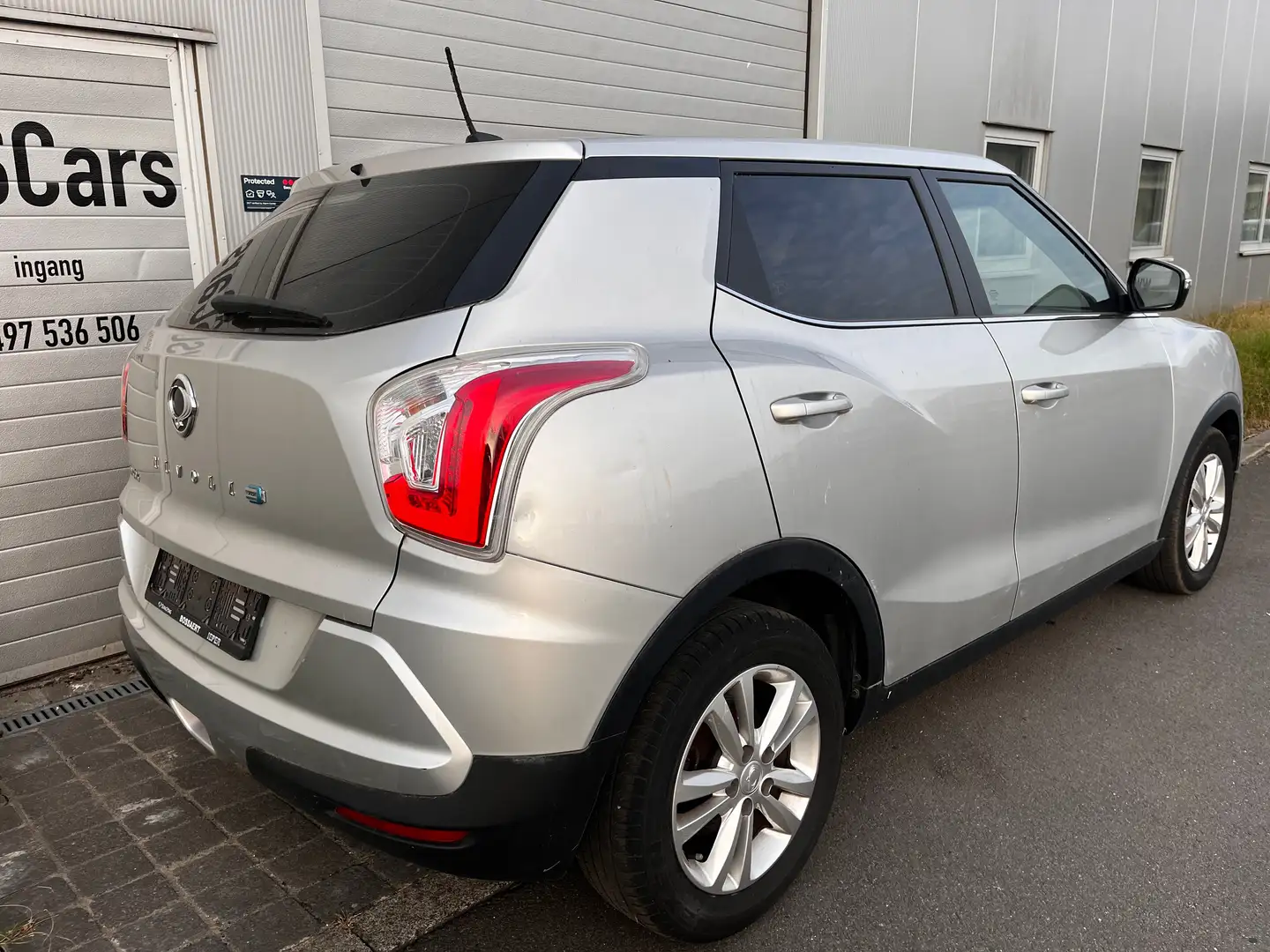 SsangYong Tivoli 1.6 e-XDi / AUTOMATIC/ ALU / NAV / CAMERA / CRUISE Argent - 2