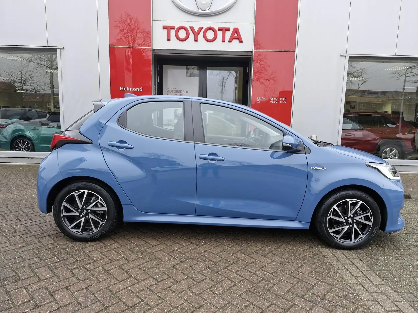 Toyota Yaris 1.5 Hybrid Dynamic | Nederlandse auto| Eerste eige Azul - 2