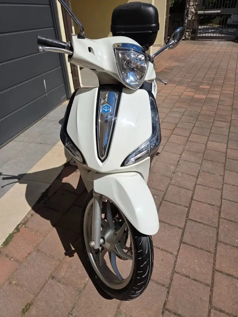 Piaggio Liberty 150 Blanc - 2