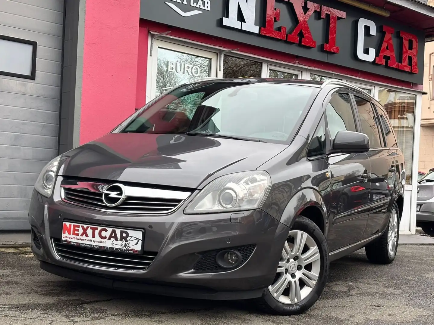Opel Zafira 1.8 Family Plus|Bi-Xenon|7Sitzer|AHK Silber - 2