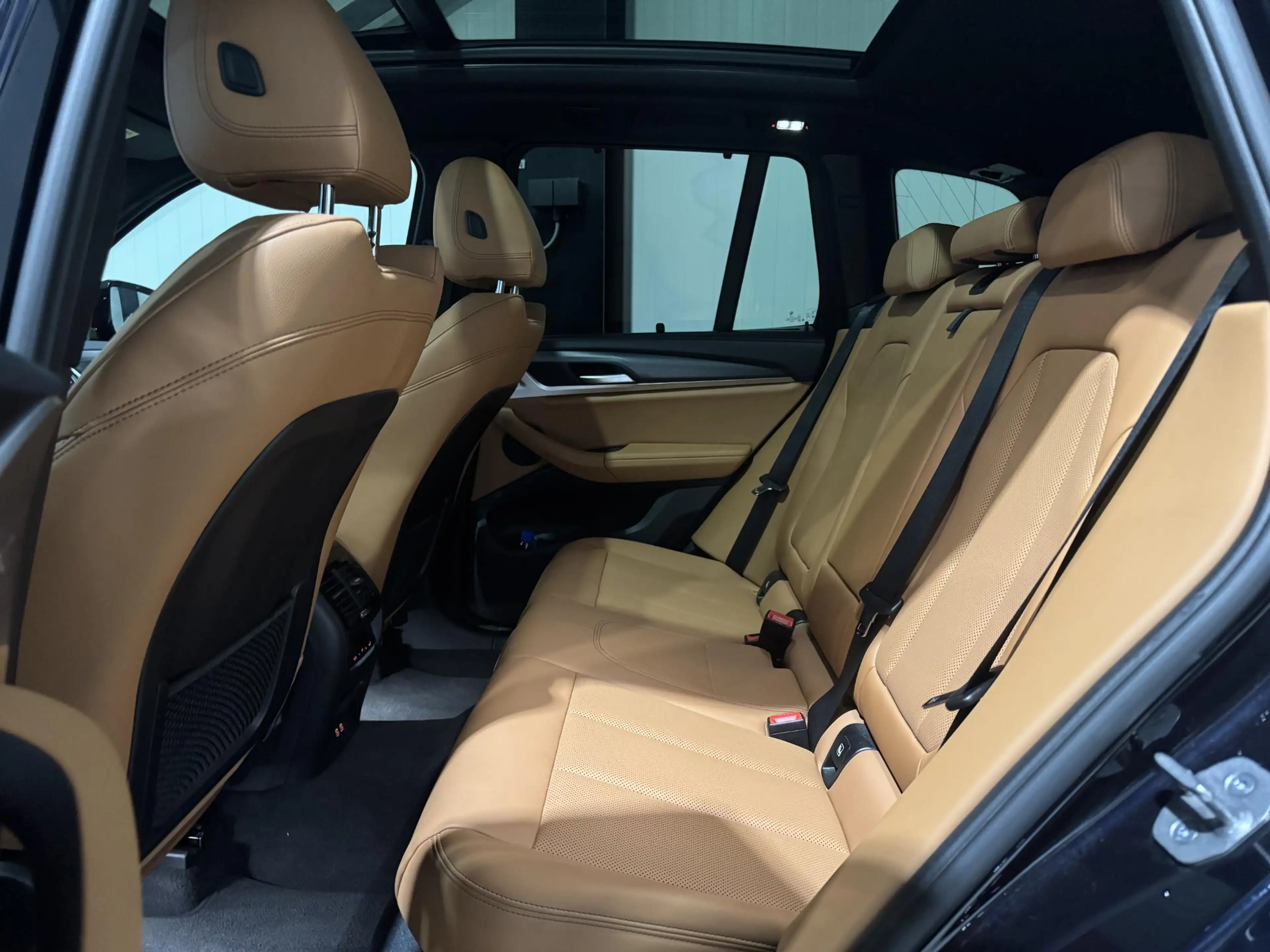 BMW X3 xDrive30e M-pakket | panorama | navi | led | leder — photo 9