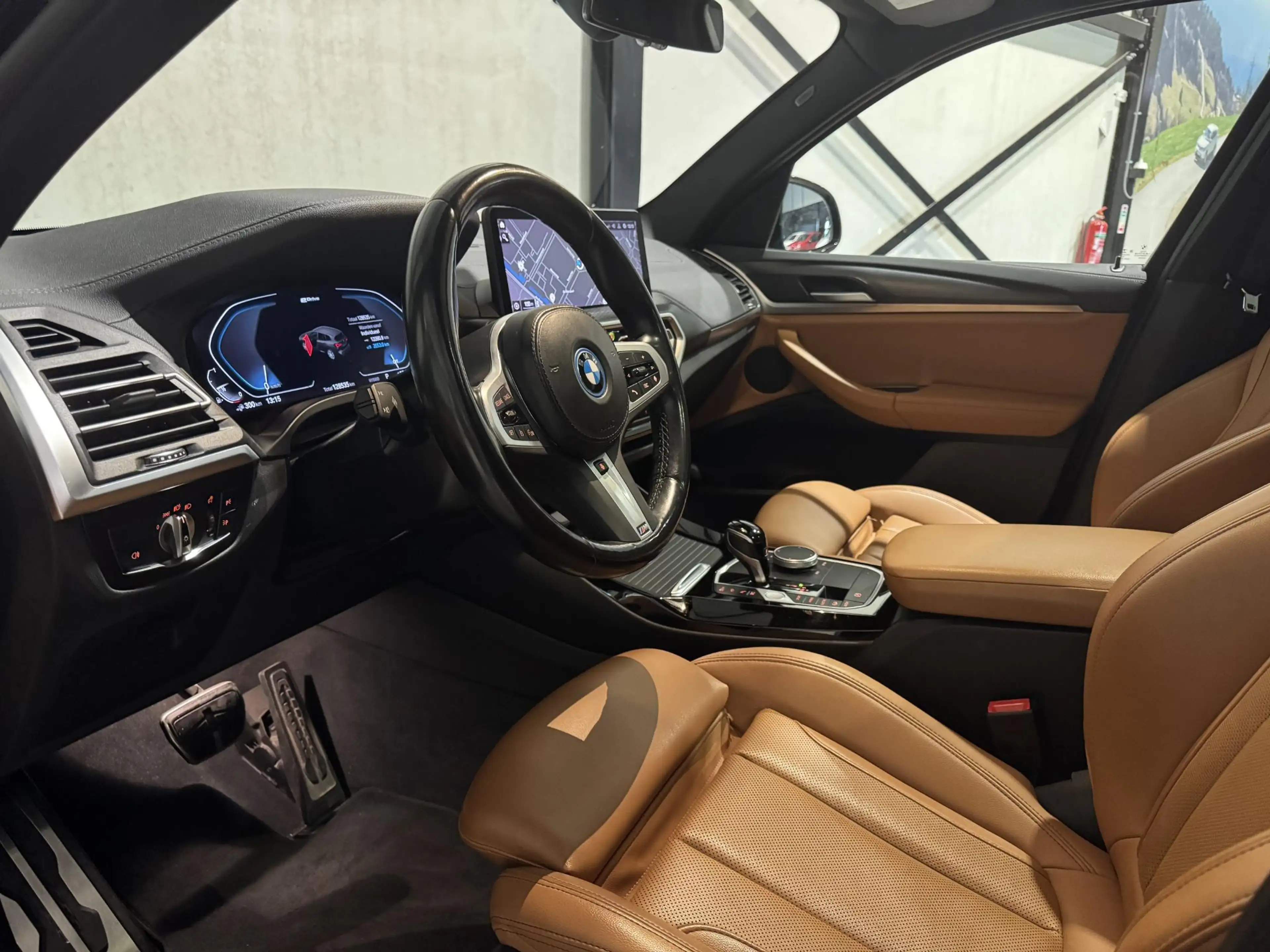 BMW X3 xDrive30e M-pakket | panorama | navi | led | leder — photo 6