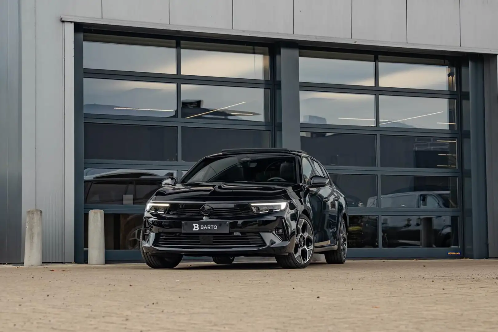 Opel Astra Ultimate | Plugin Hybrid 180 PK | Leder | Pano ... Noir - 1