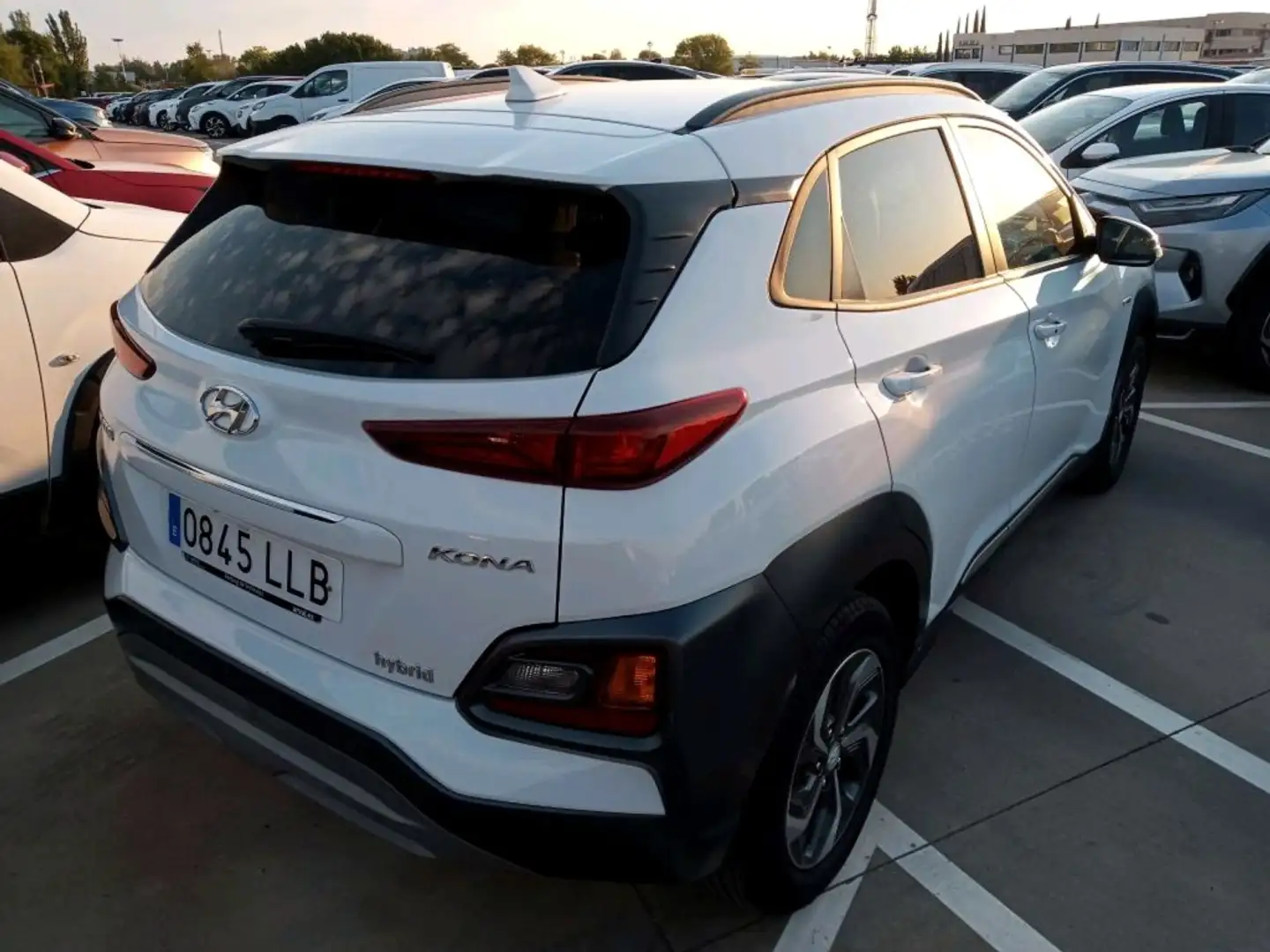 Hyundai KONA HEV 1.6 GDI DT SLE Blanco - 2