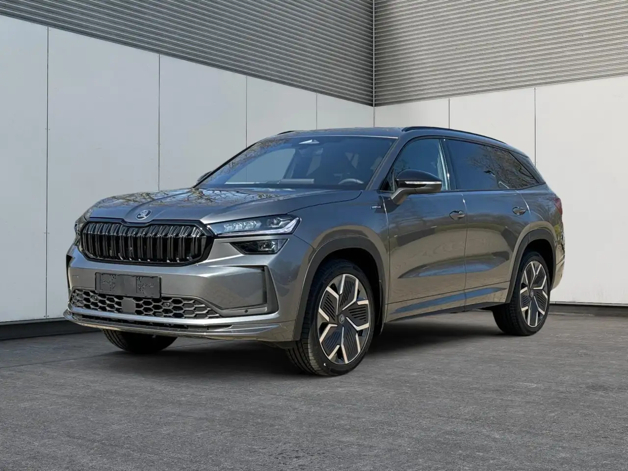 Skoda Kodiaq Sportline 4x4+AHK+PANO+KAMERA+EL. HECKKL.+PDC+2...