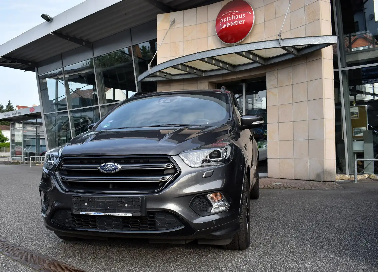 Ford Kuga ST-Line*4x4*Pano*Kamera*Xenon*Navi*Ambiente Grijs - 1