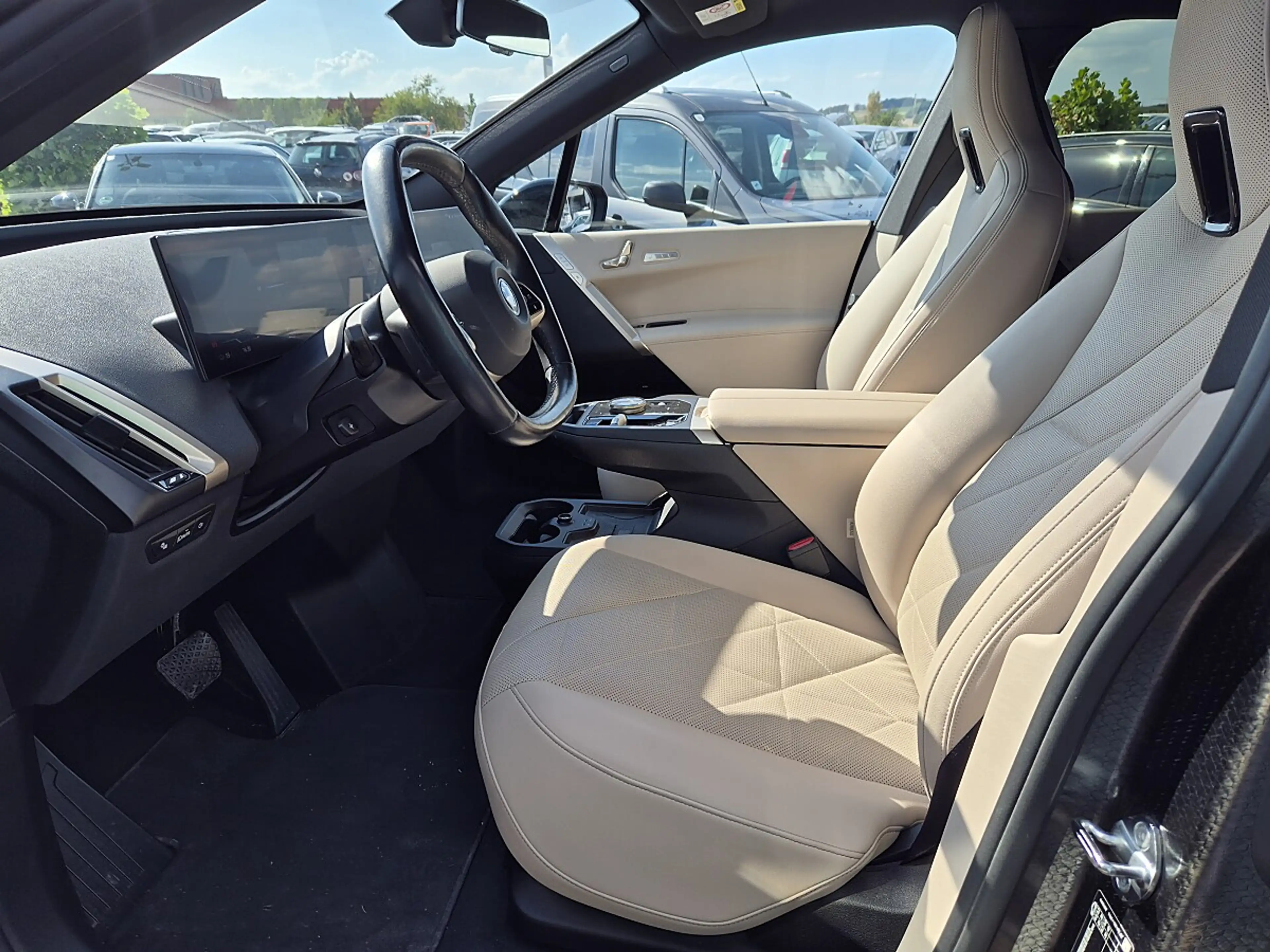 BMW iX xDrive40 — photo 7