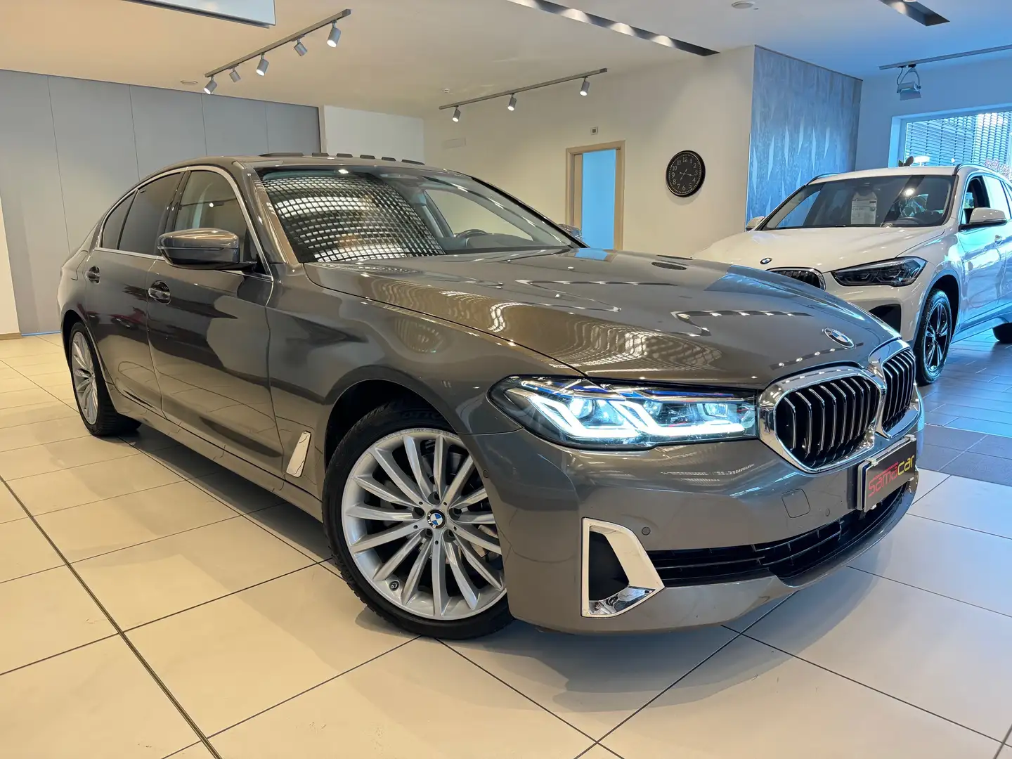 BMW 520 Berlina LCI mhev 48V xdrive Luxury LASER, TETTO Grigio - 1