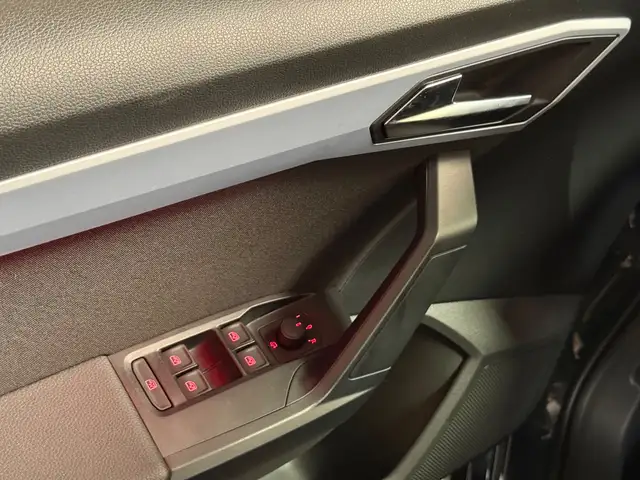 Seat Arona view 13