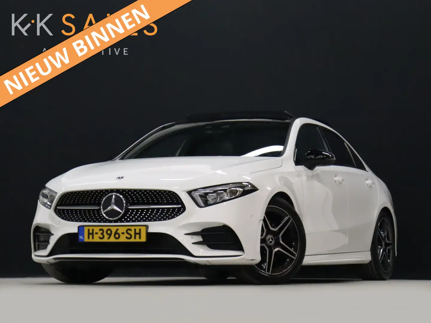Mercedes-Benz A 180 AMG Sport [SCHUIFKANTELDAK, APPLE CARPLAY, ANDROID Wit - 1
