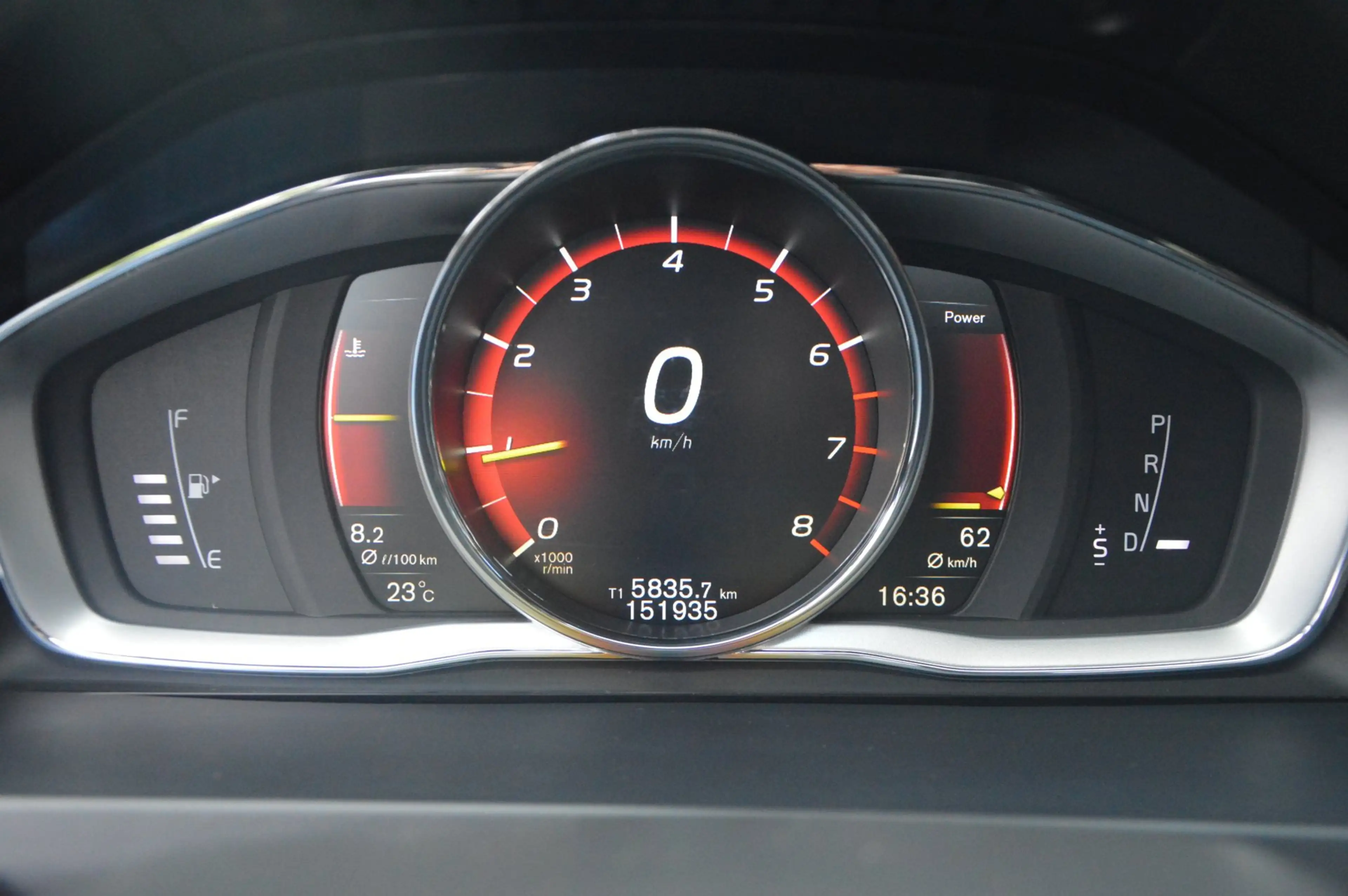 Volvo V60 Cross Country 2.0 T5 AWD Polar+ | Panoramdak | Camera | Stoel + — photo 17