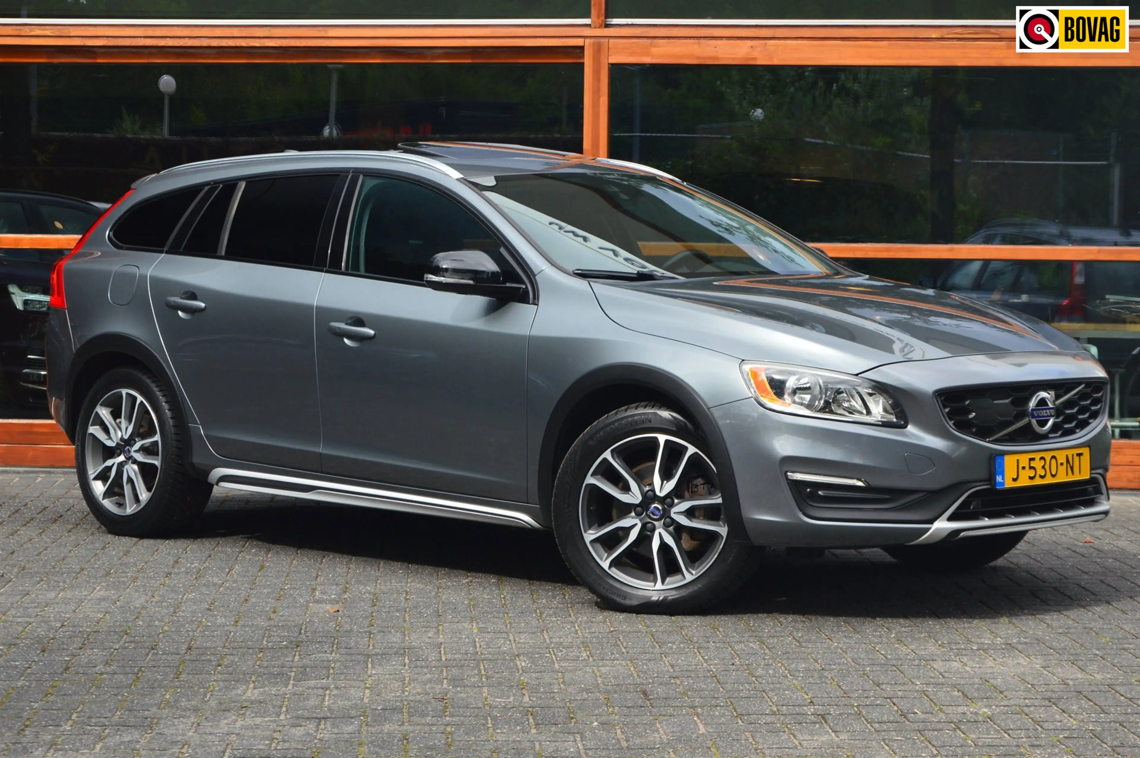 Volvo V60 Cross Country 2.0 T5 AWD Polar+ | Panoramdak | Camera | Stoel +