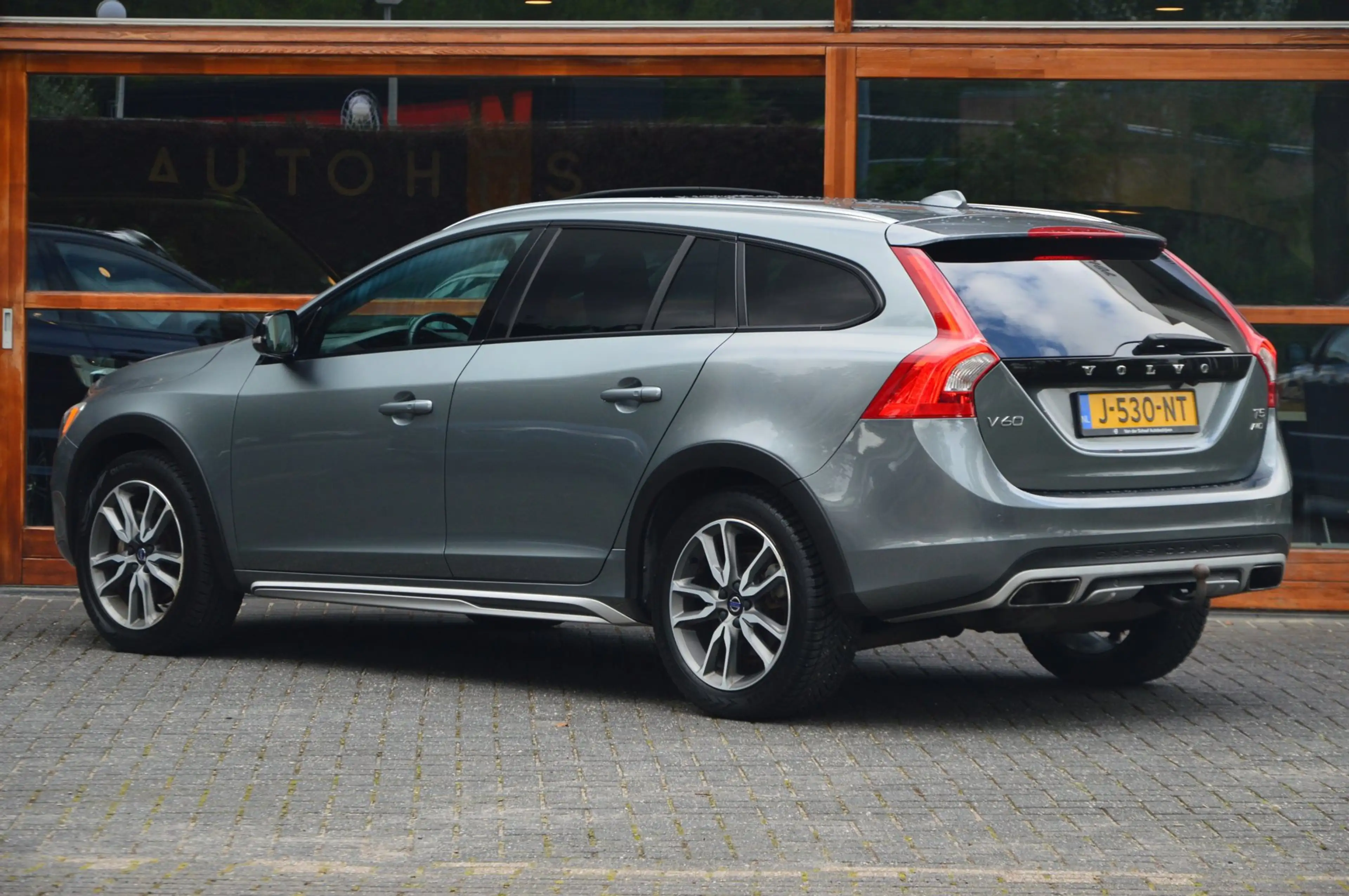 Volvo V60 Cross Country 2.0 T5 AWD Polar+ | Panoramdak | Camera | Stoel + — photo 3