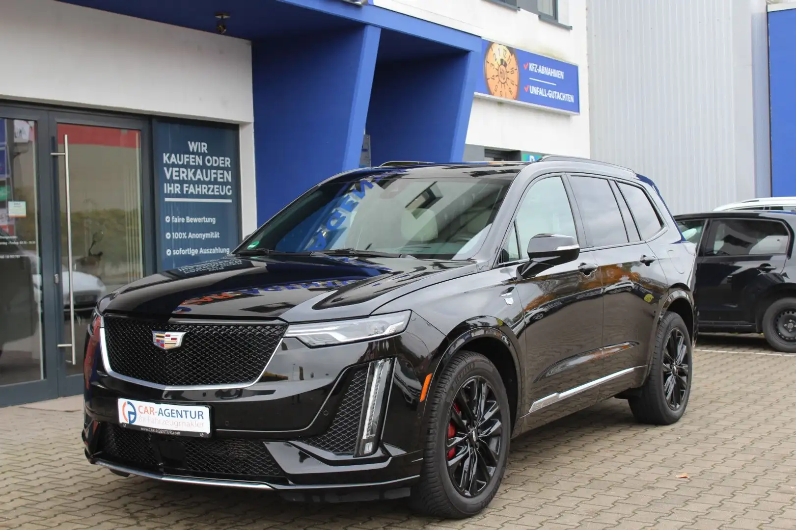 Cadillac XT6 *Black Edition 400 Schwarz - 2