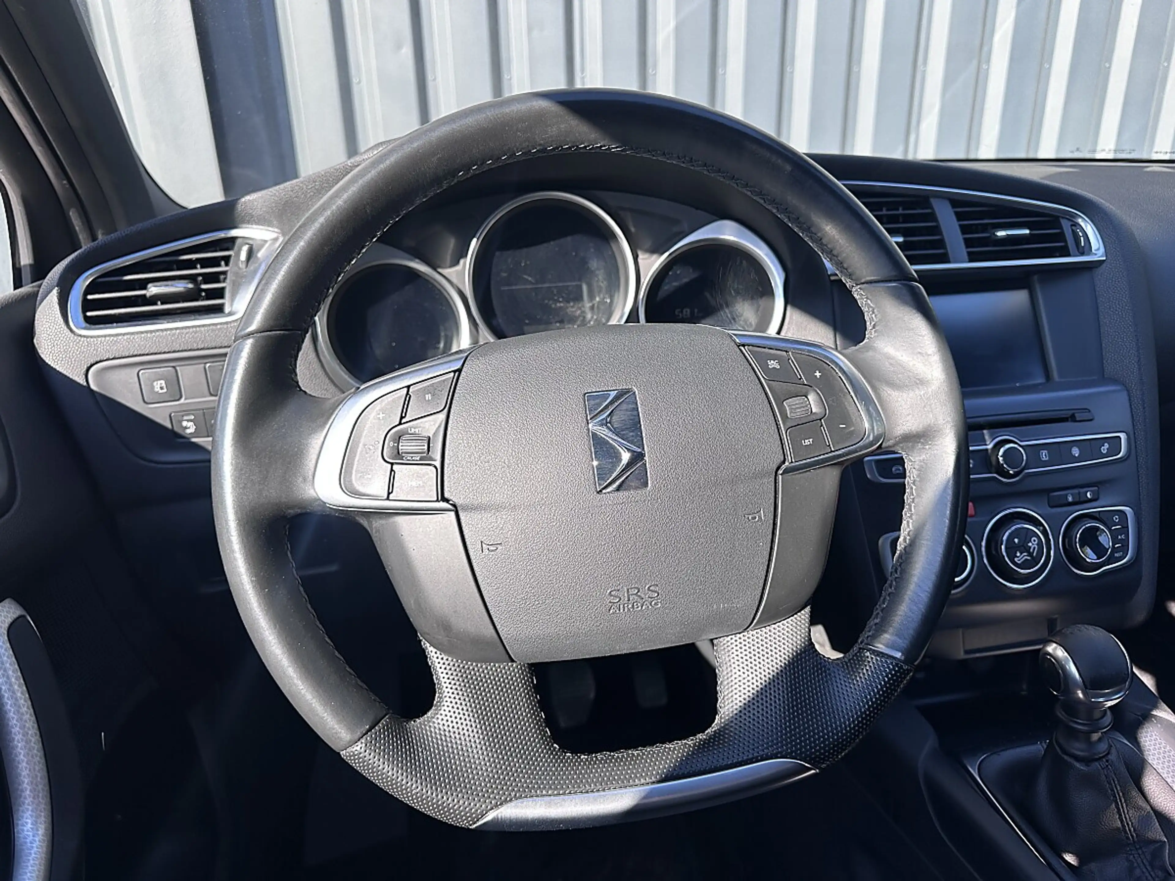 DS Automobiles DS 4 1.6 BlueHDi · Zahnriemen neu · Navi · Rückfahrk... — photo 9